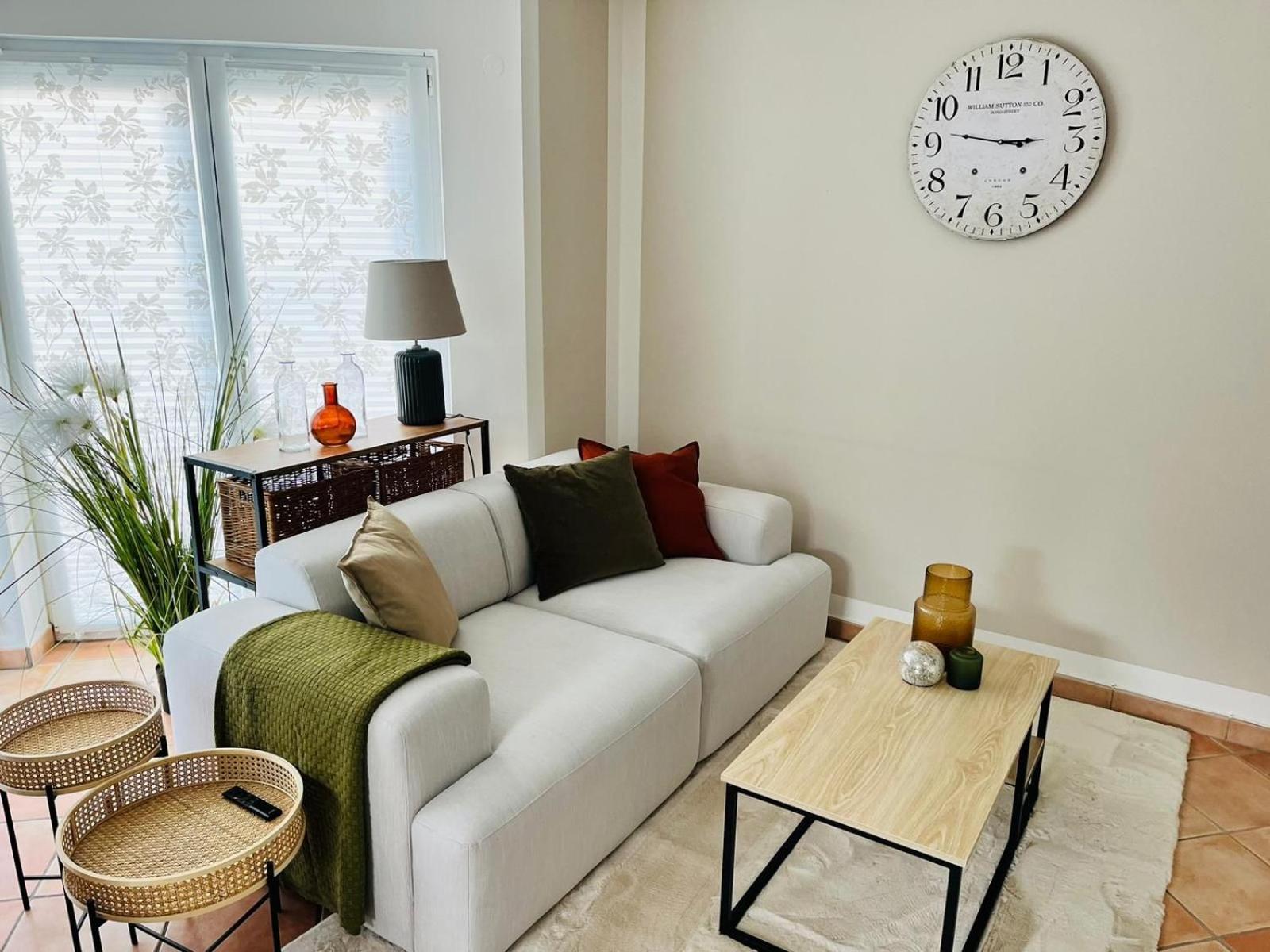 One-Bedroom Apartment photo 2