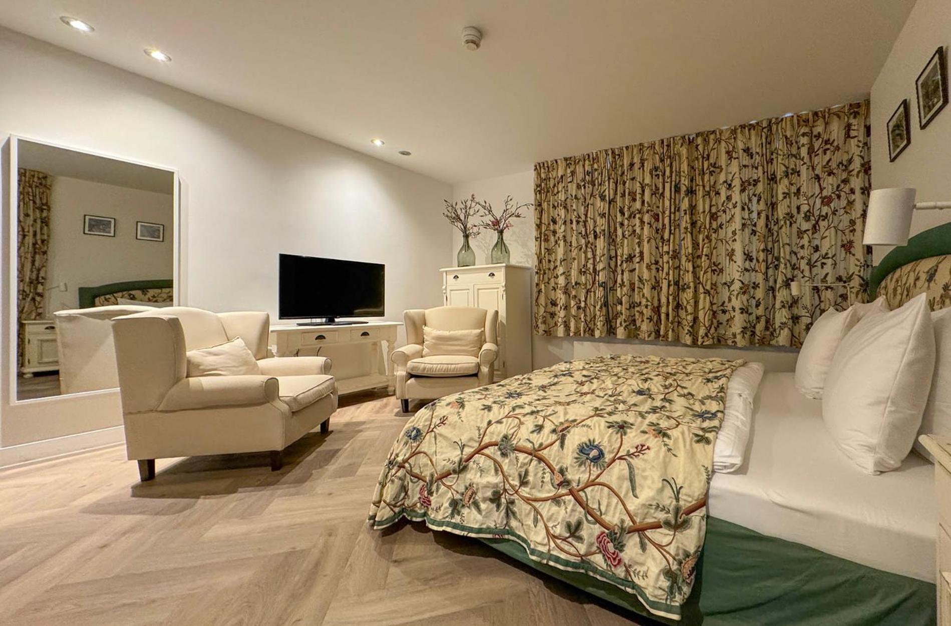 Superior Room - Photo 17