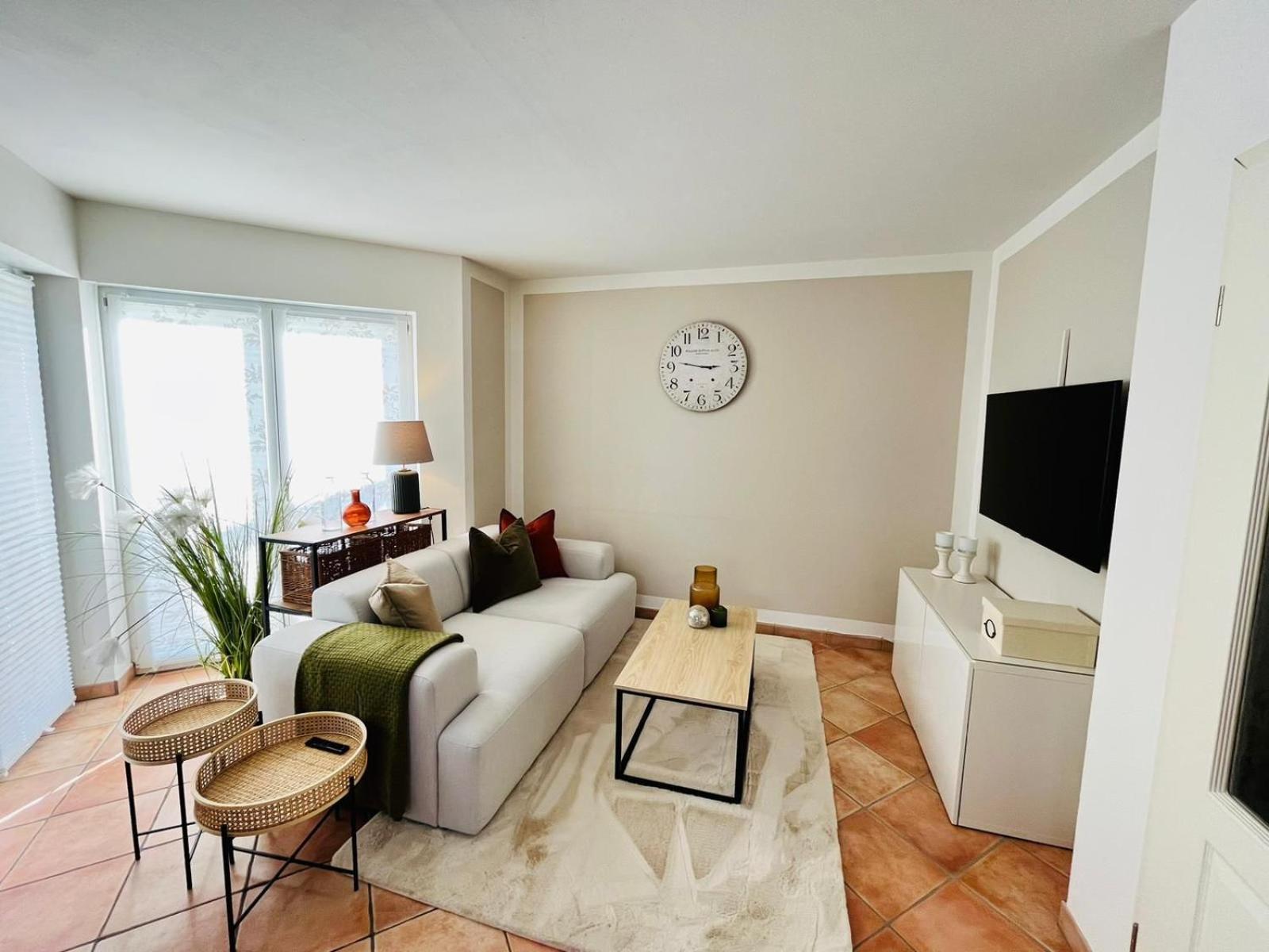 One-Bedroom Apartment photo 3