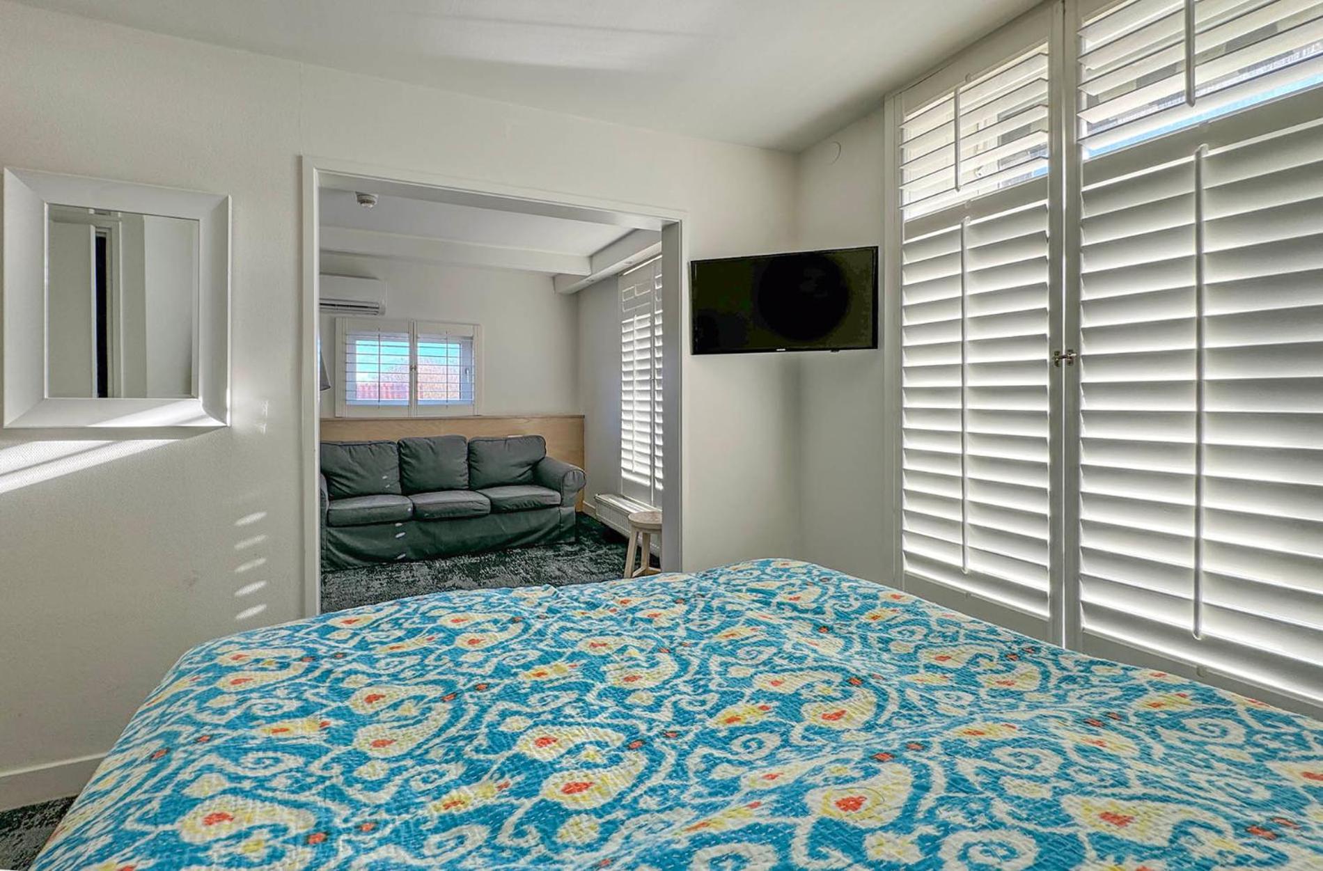 Family Room - Photo 8