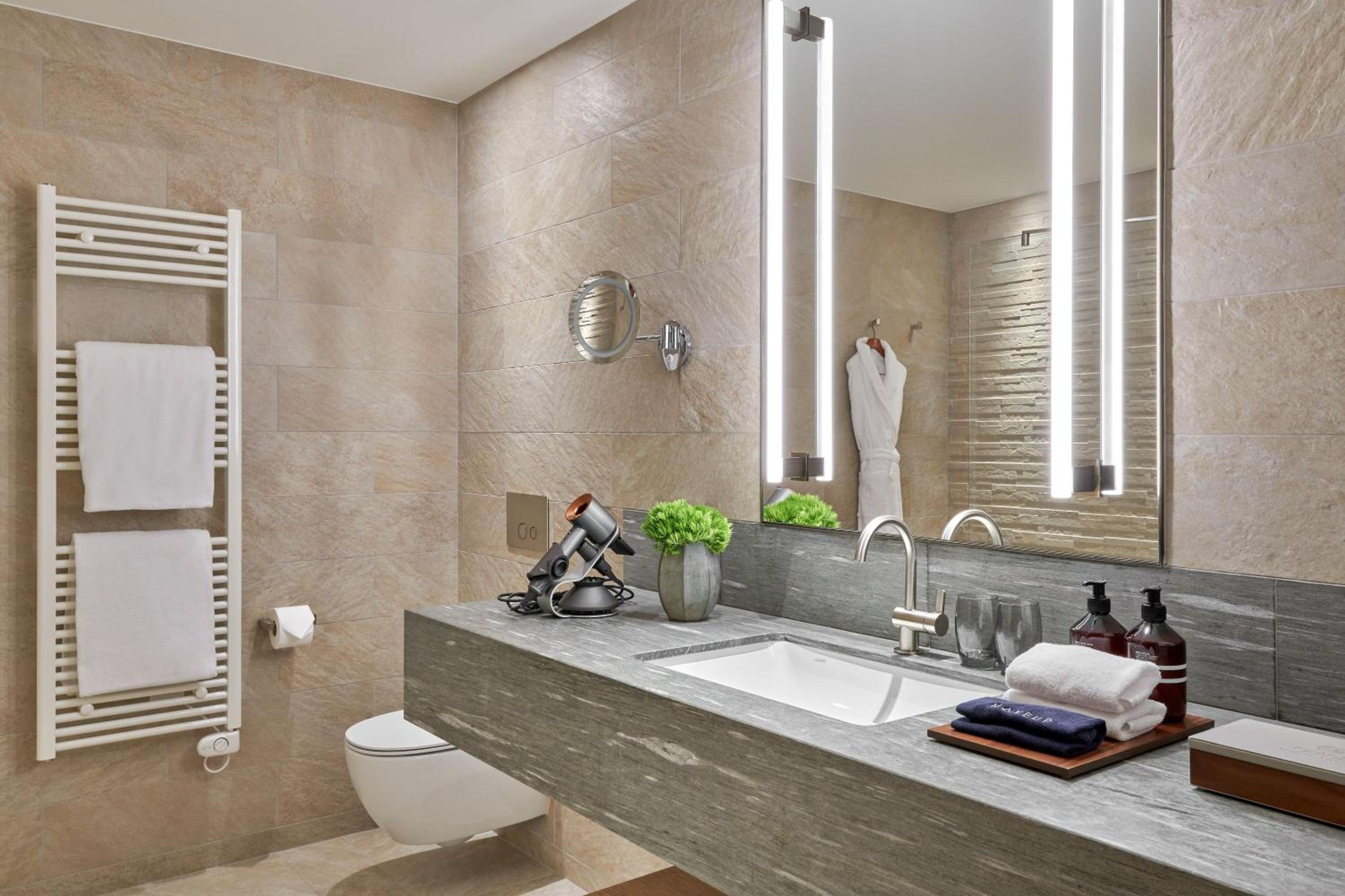 Deluxe Room – historic La Margna Wing