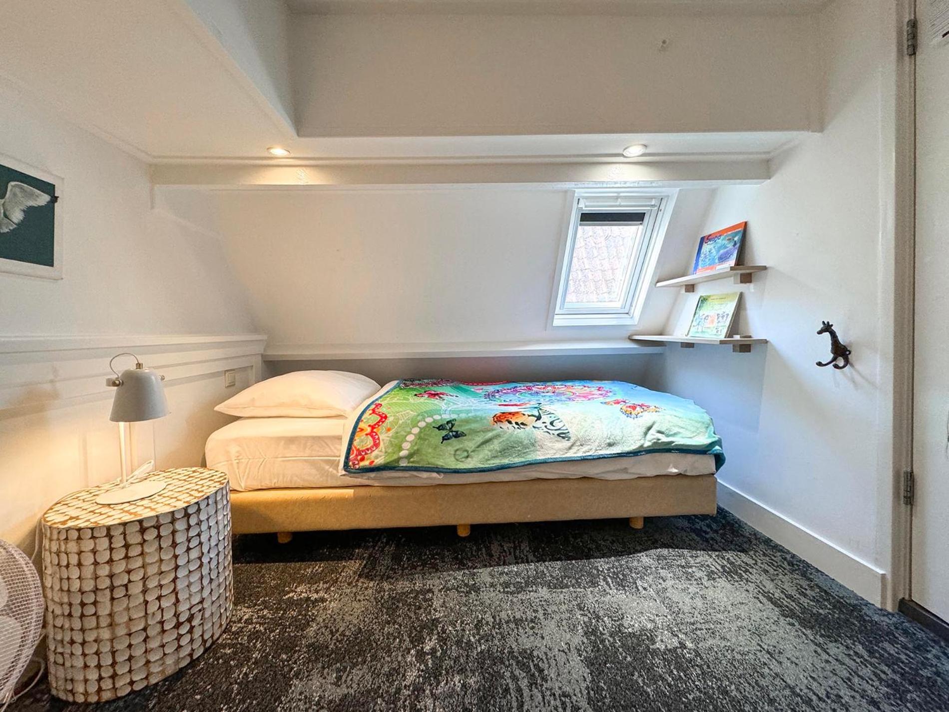 Grand Family Room - Photo 2