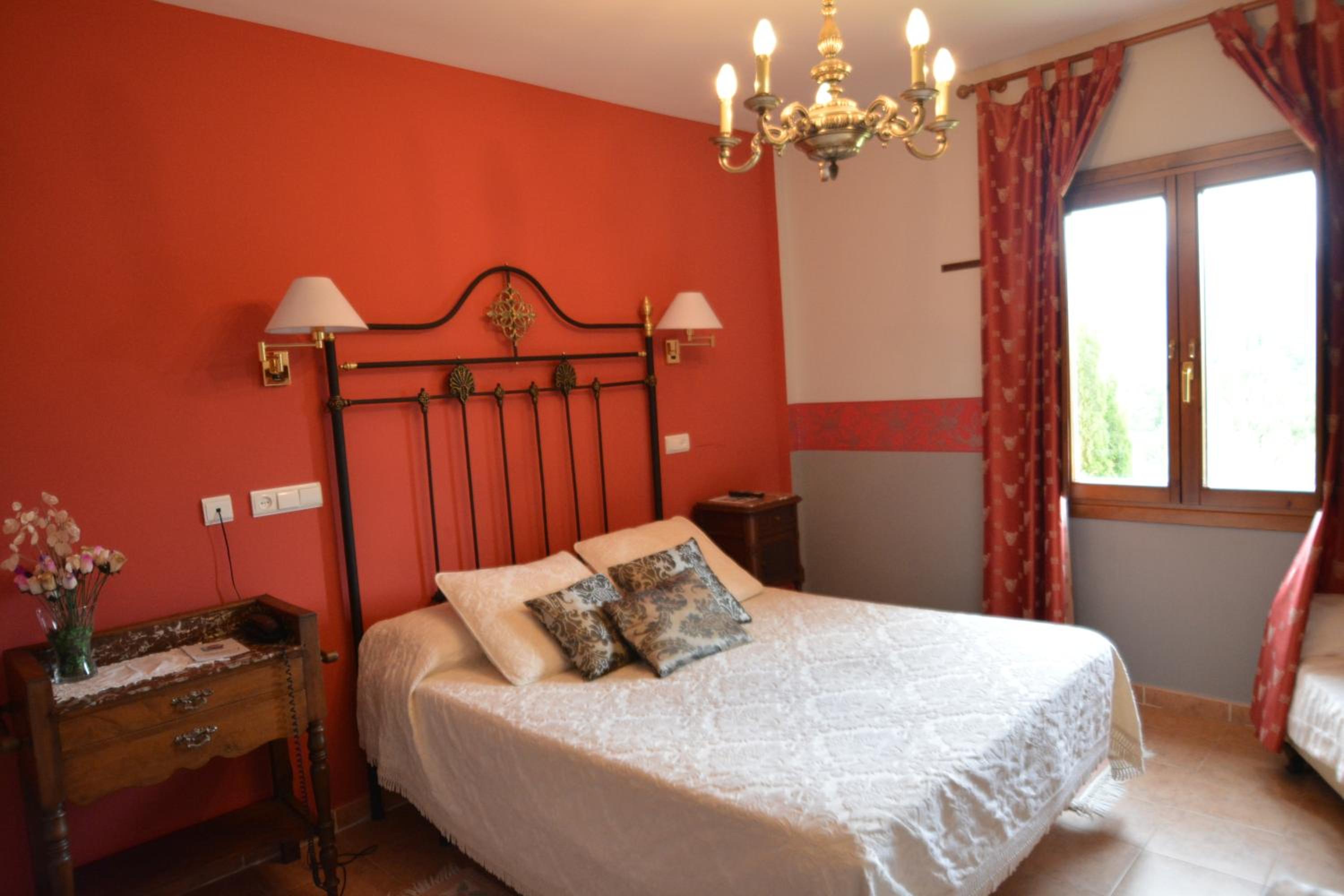 Double Room with Mountain View - Photo 3