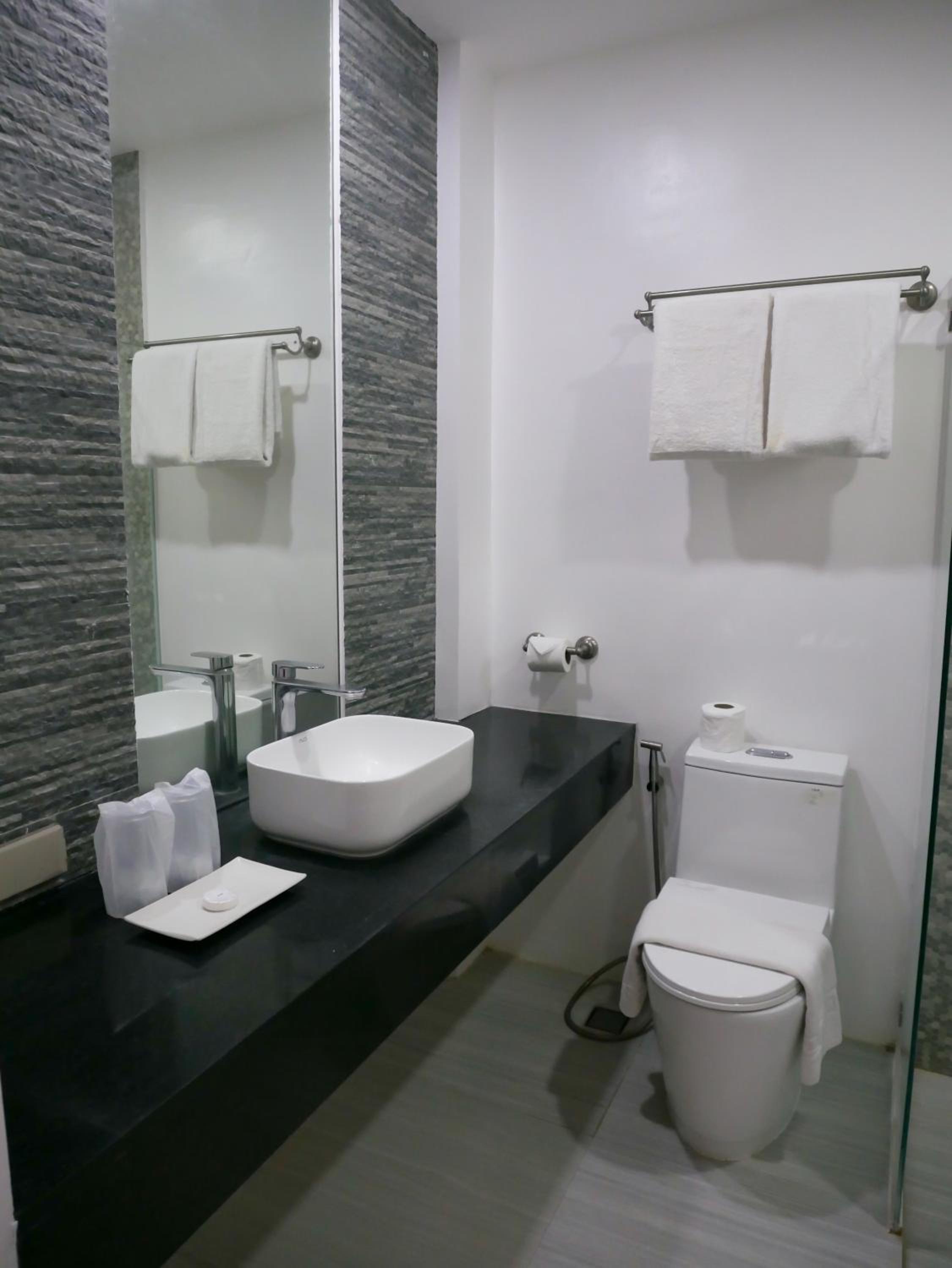 Standard Twin Room with Garden View photo 2