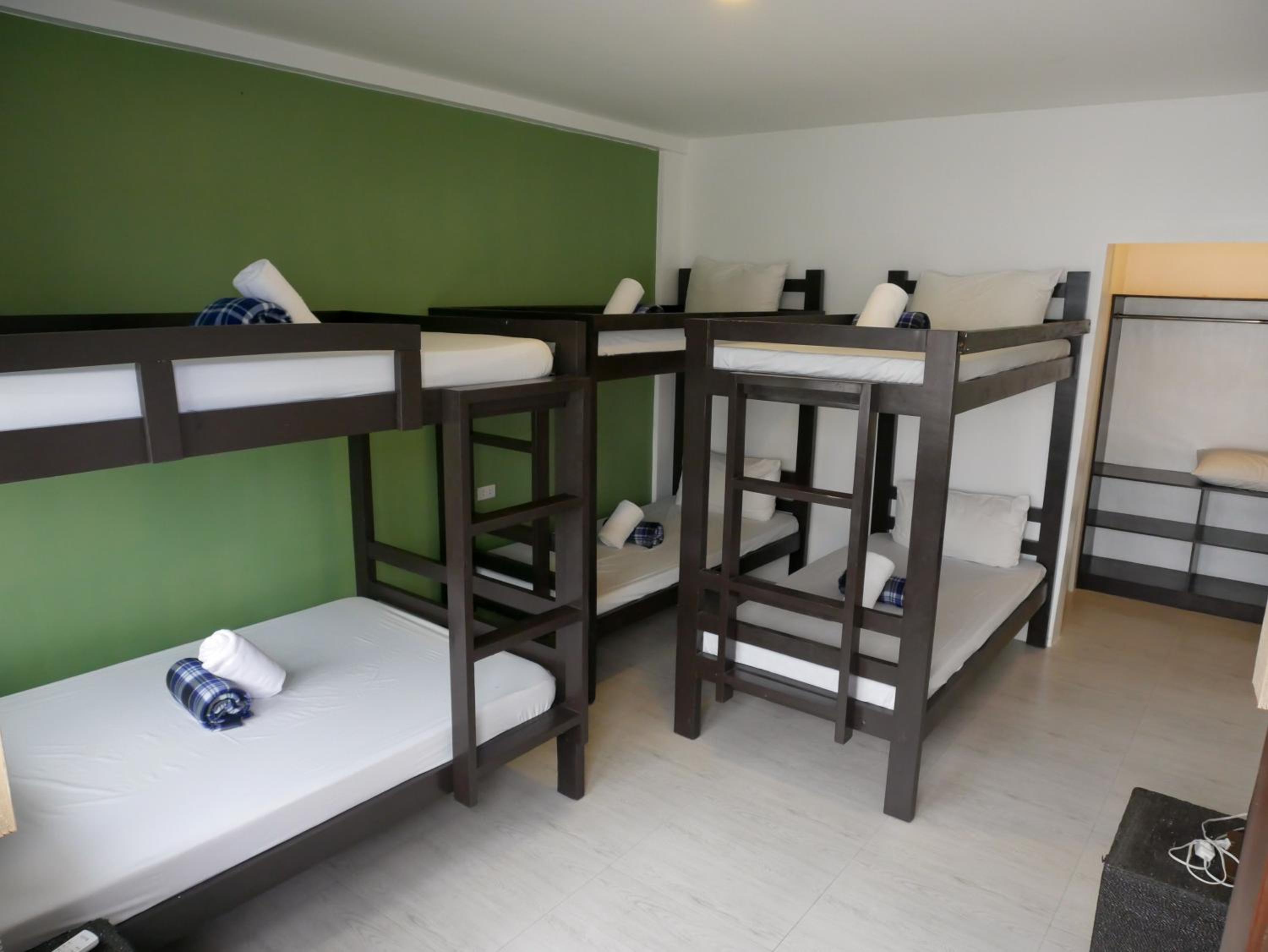 6-Bed Mixed Dormitory Room photo 2