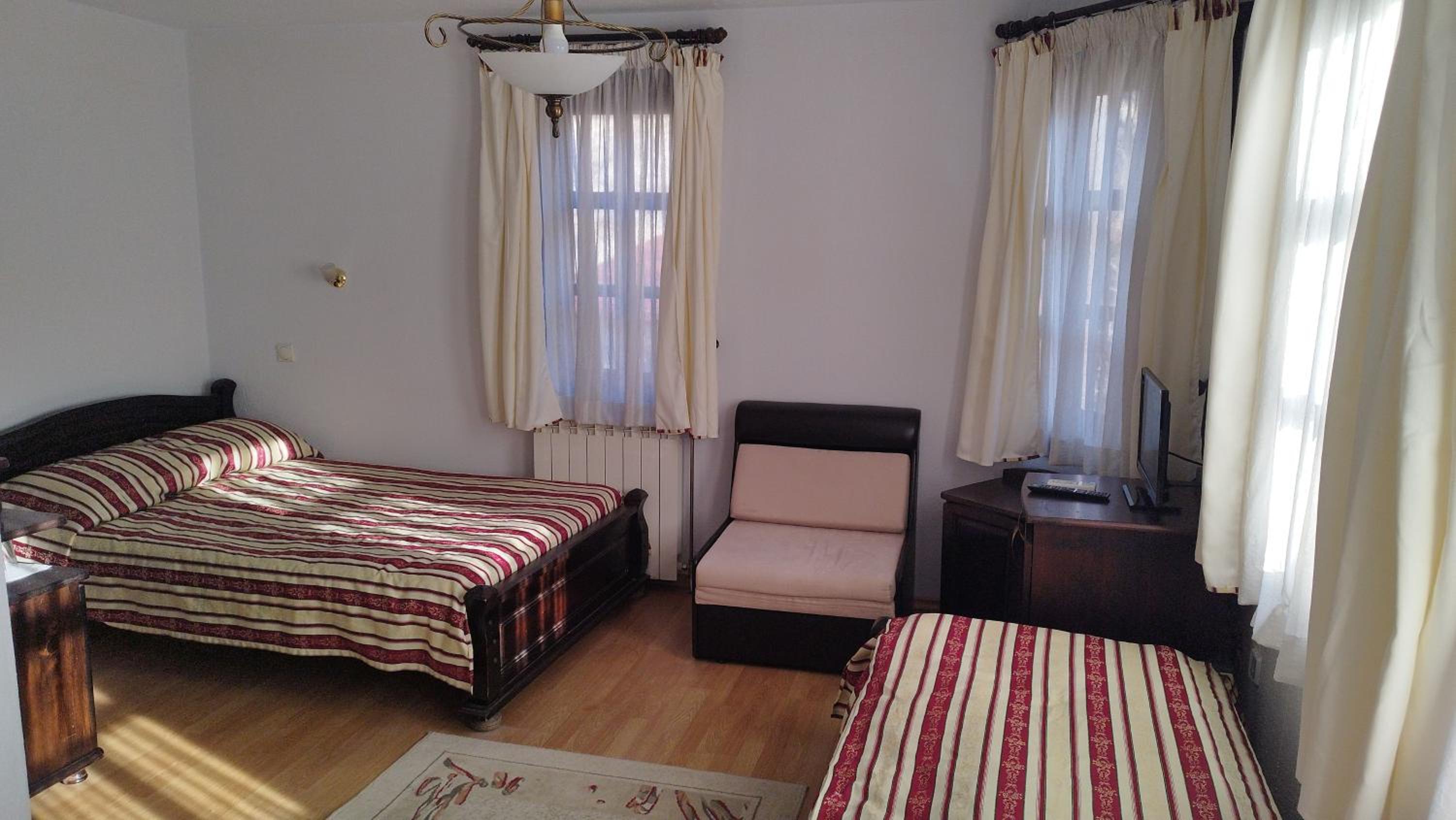 Double or Twin Room - Photo 4