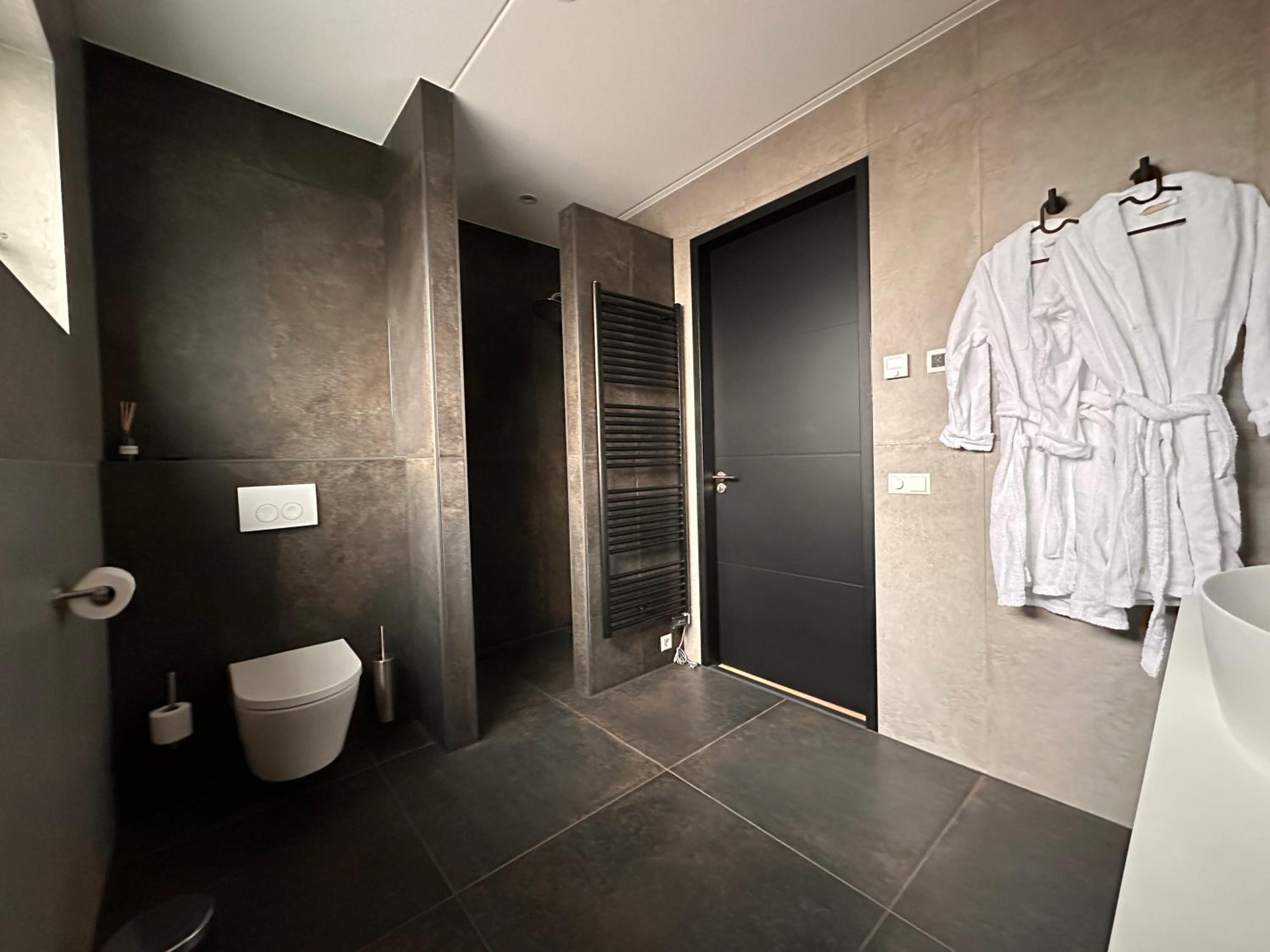 Deluxe Double Room with Shower photo 2