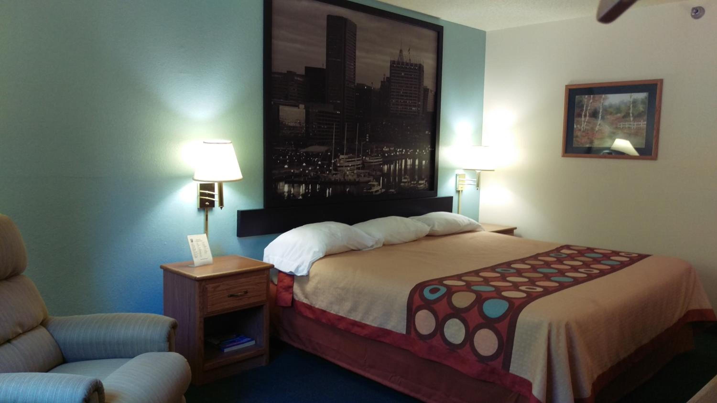 King Room - Non-Smoking - Photo 1