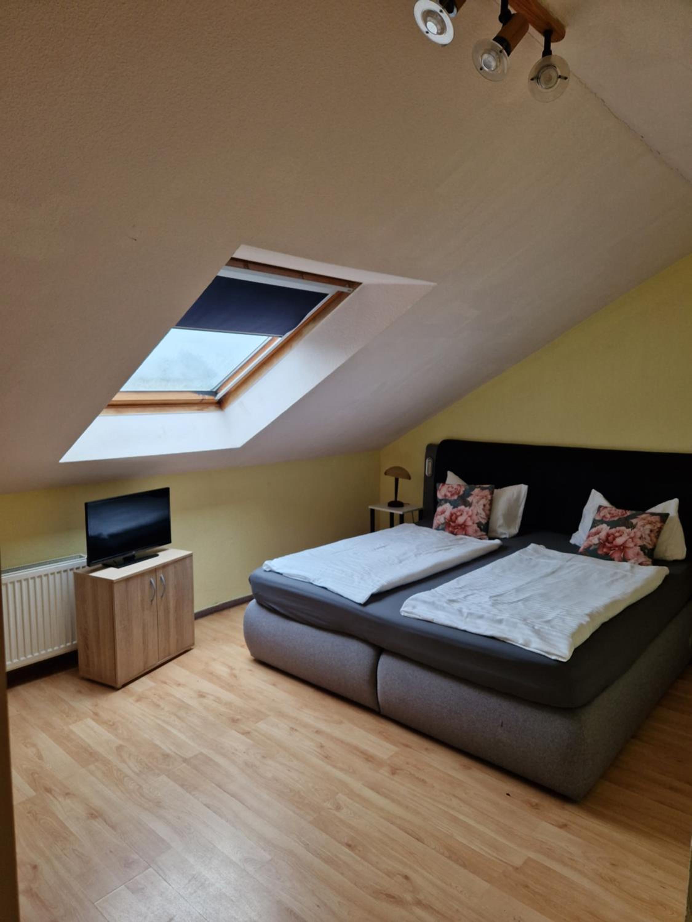 Budget Double Room photo 2