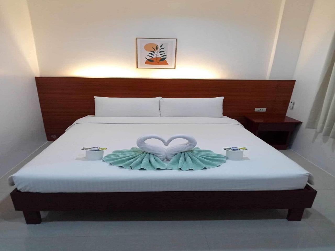 Double Room with Private Bathroom - Photo 3