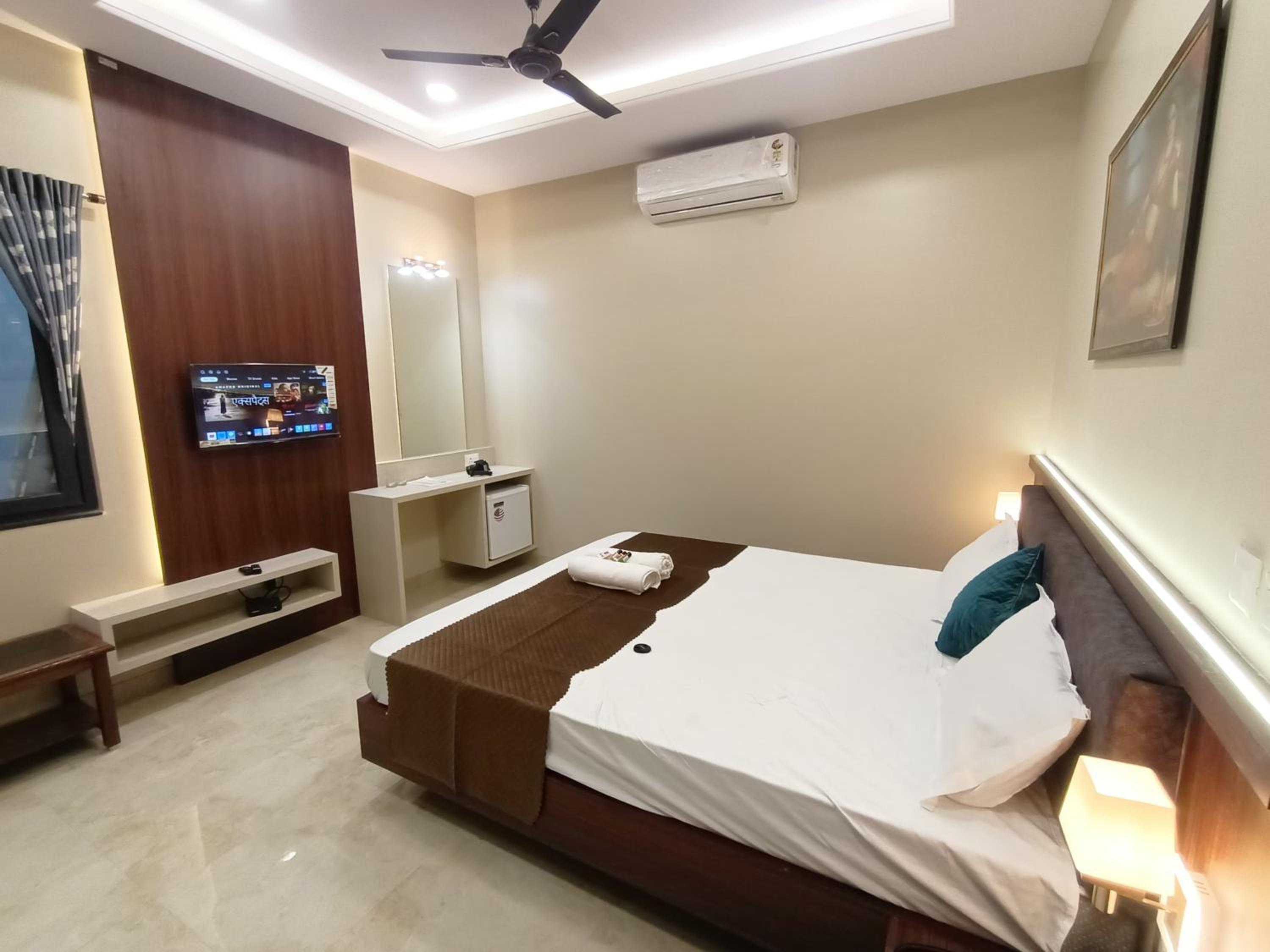 Deluxe Room - Photo 4