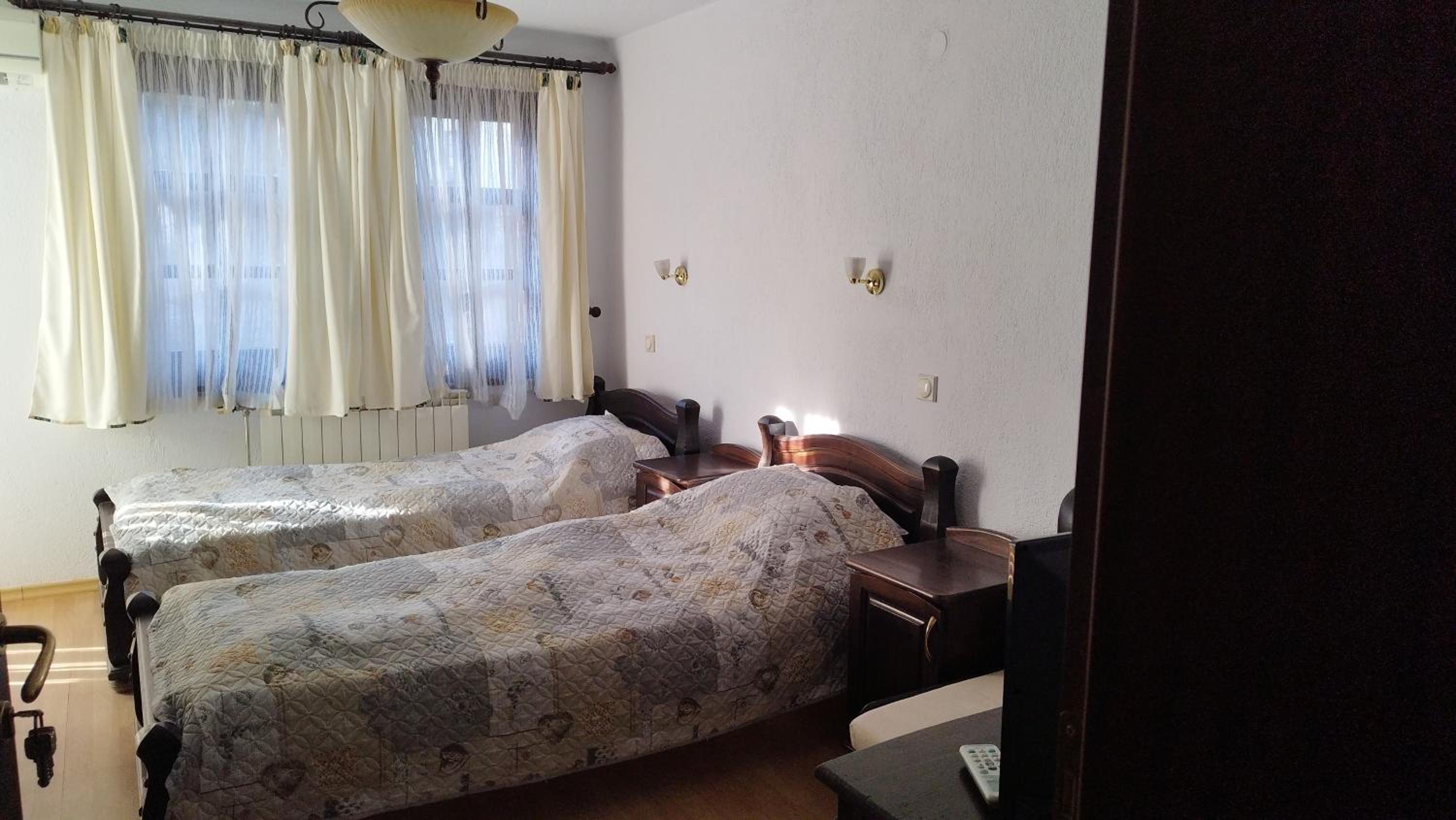 Double or Twin Room - Photo 5