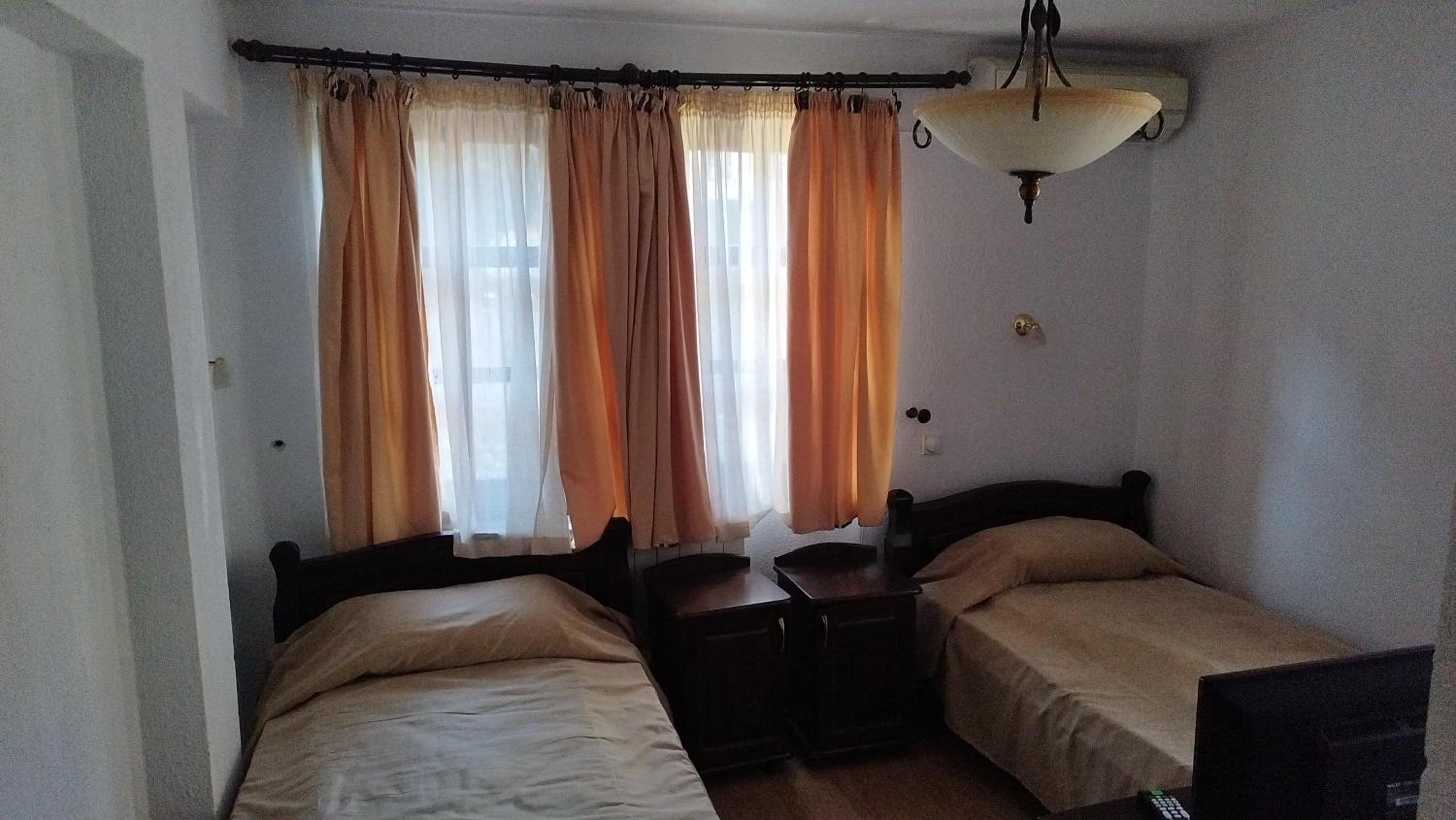 Double or Twin Room - Photo 7