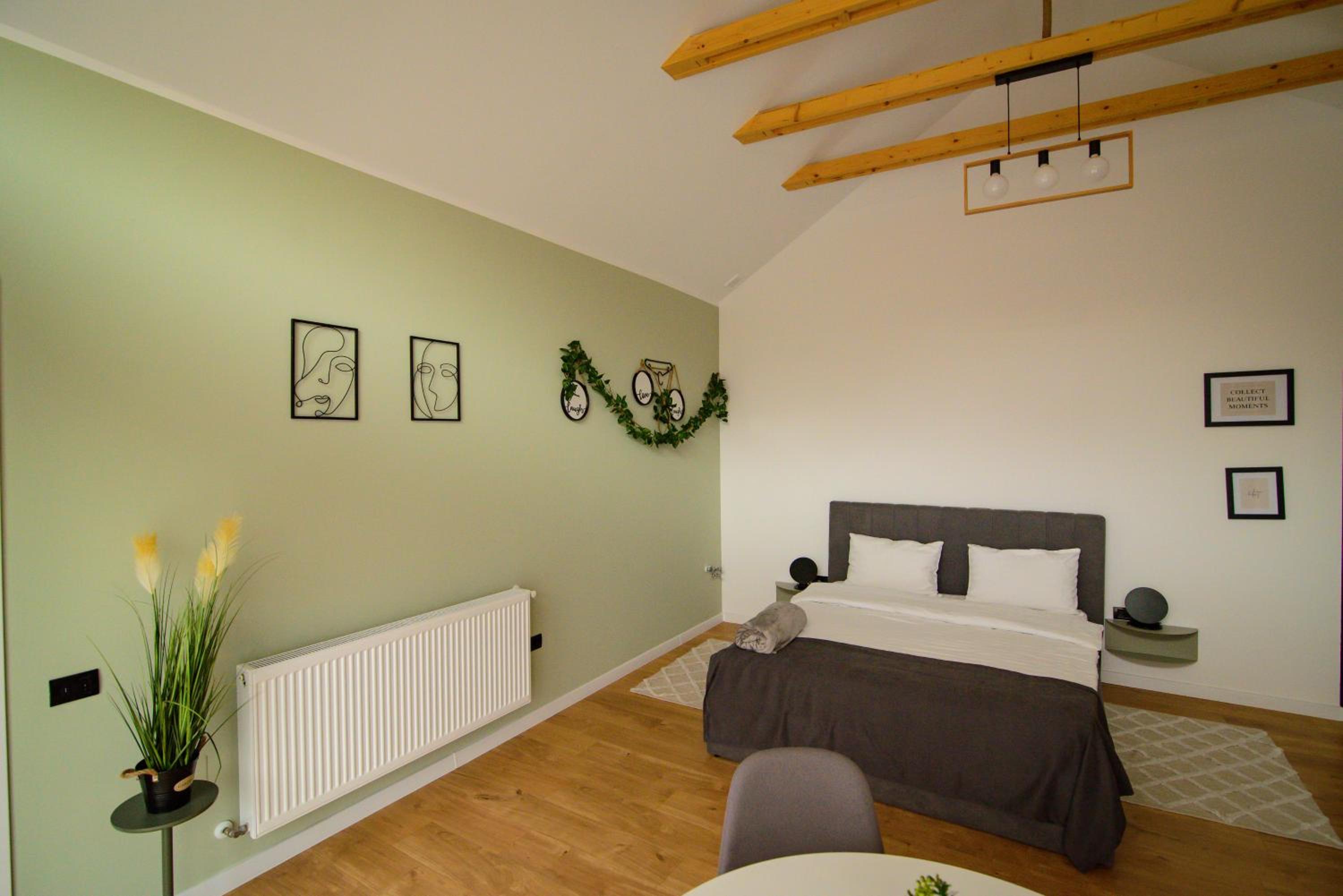 Deluxe Room (2 Adults + 1 Child)