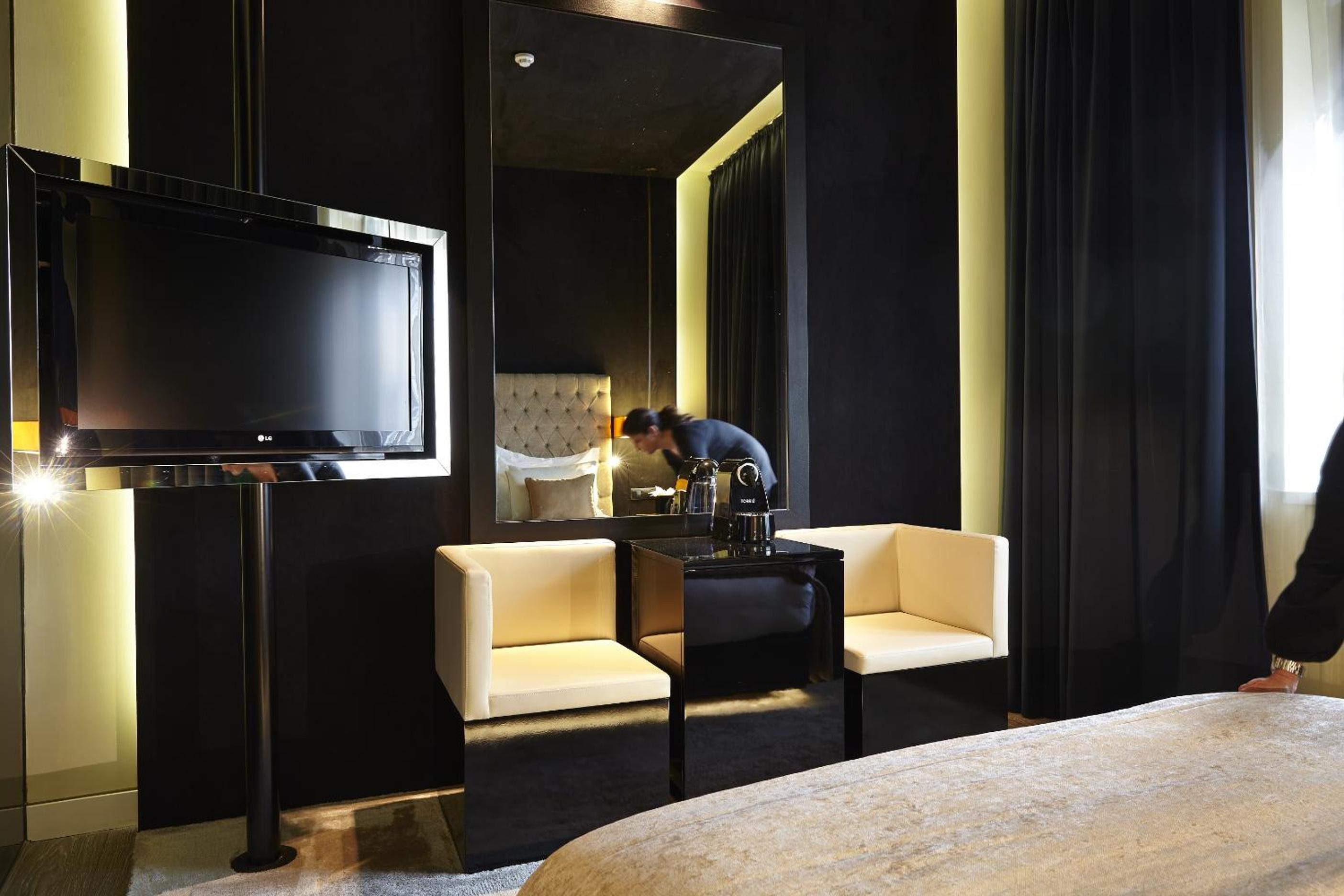 Classic Double Room - Photo 7