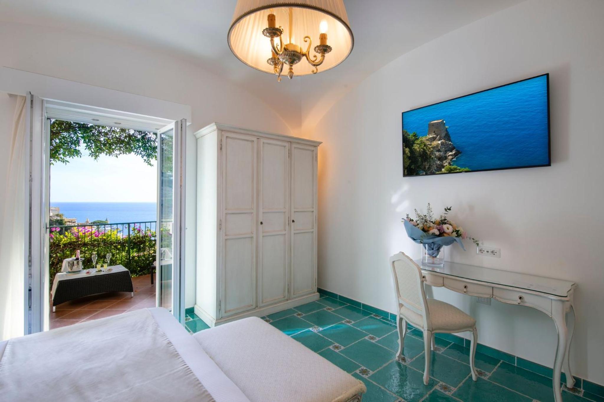 Junior Suite with Sea View - Photo 21