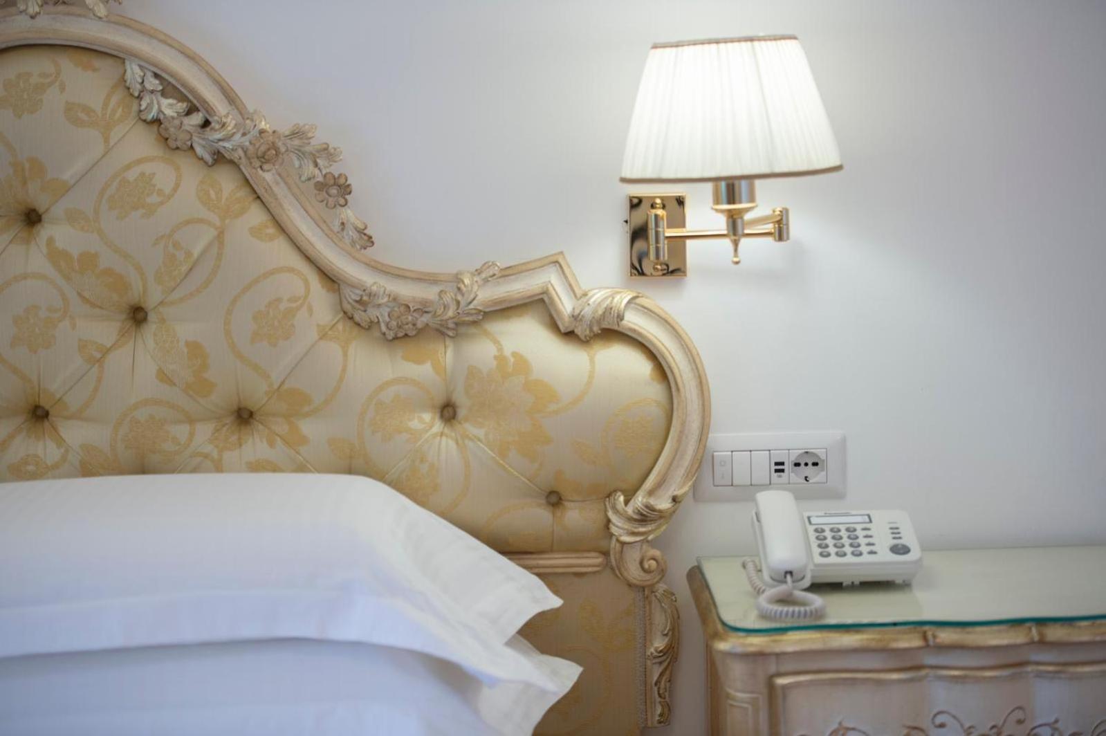 Junior Suite with Sea View - Photo 10