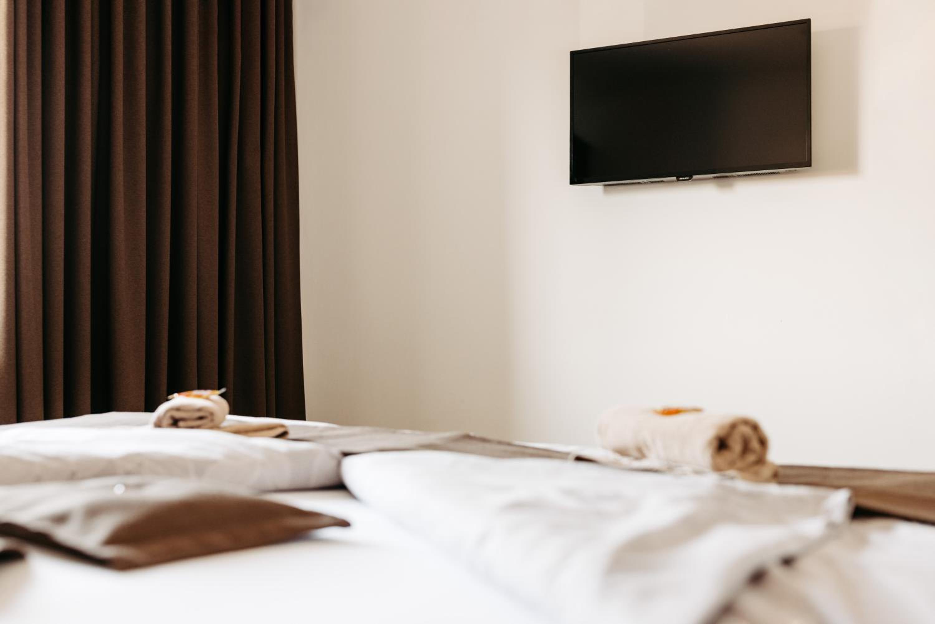 Double Room with Extra Bed - Photo 19