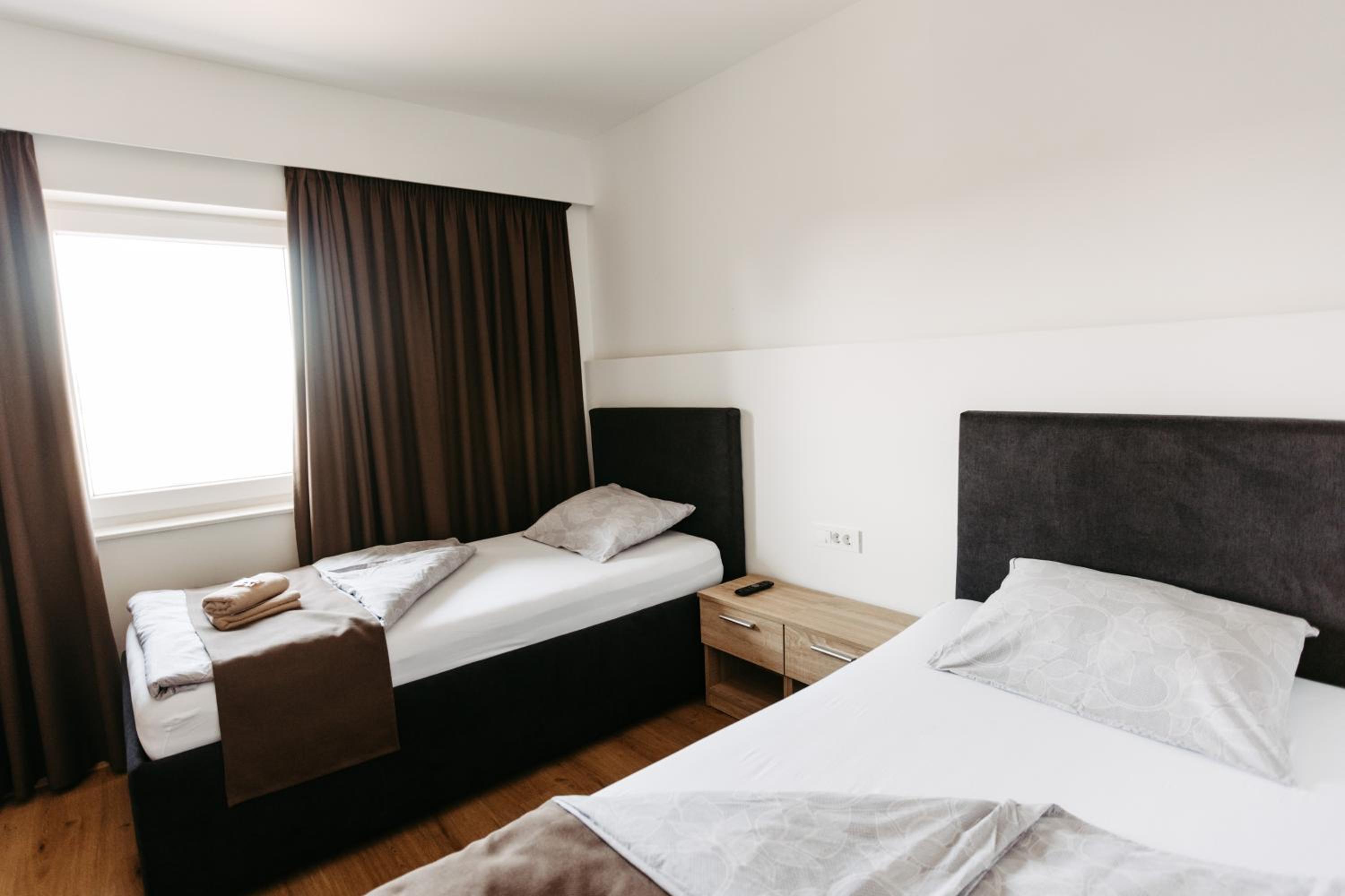 Twin Room with Extra Bed - Photo 23