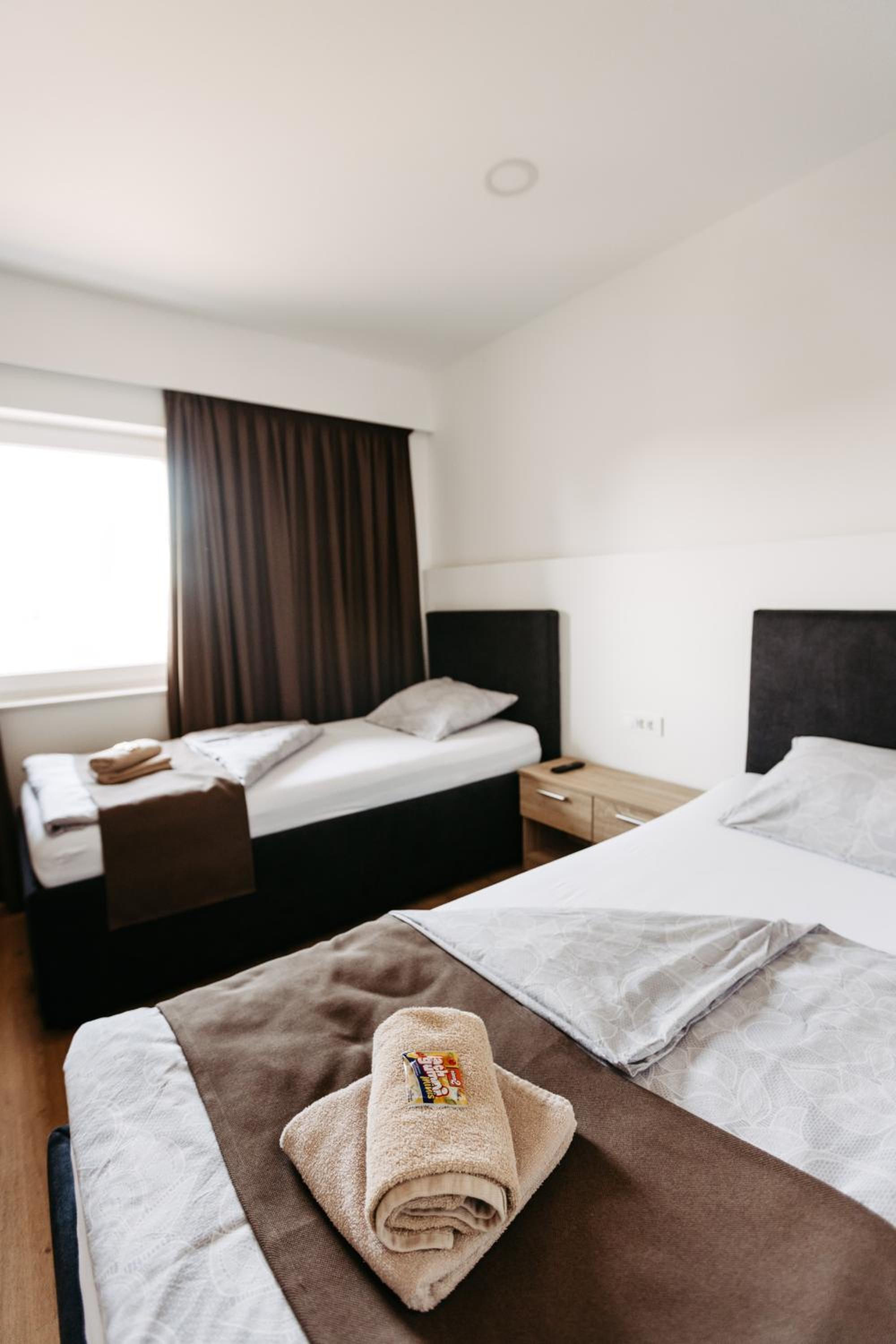 Twin Room with Extra Bed - Photo 24