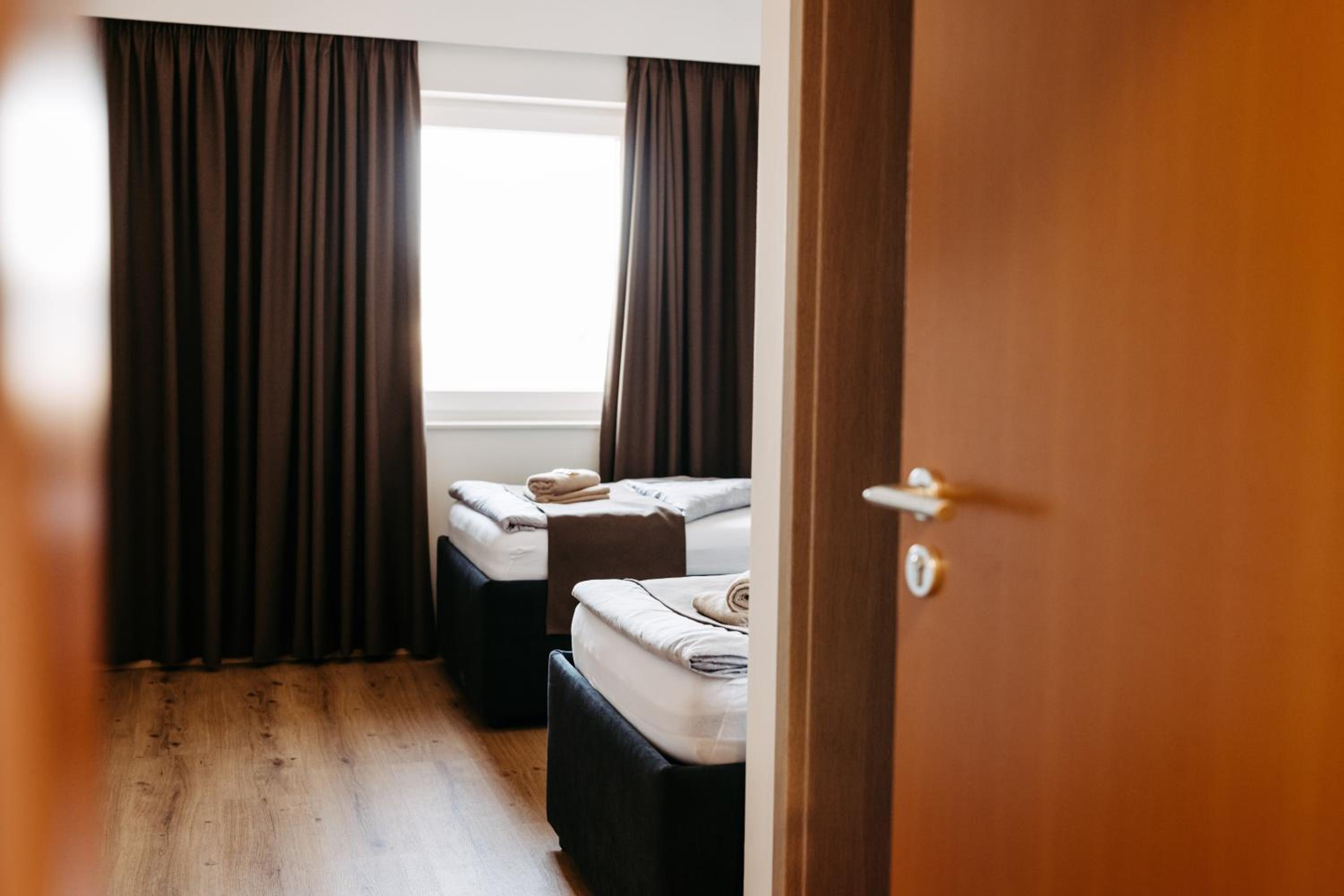 Twin Room with Extra Bed - Photo 26