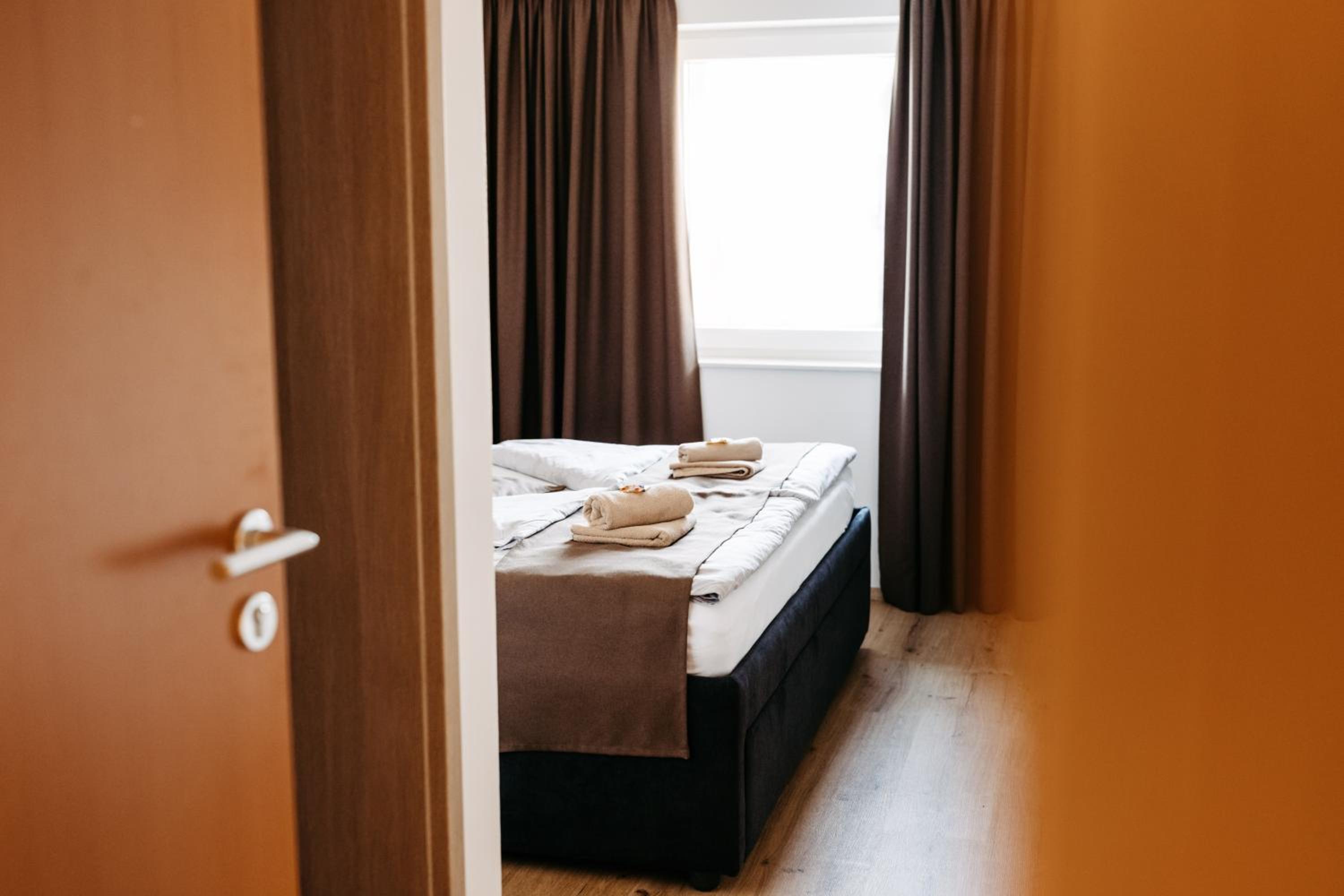 Double Room with Extra Bed - Photo 2