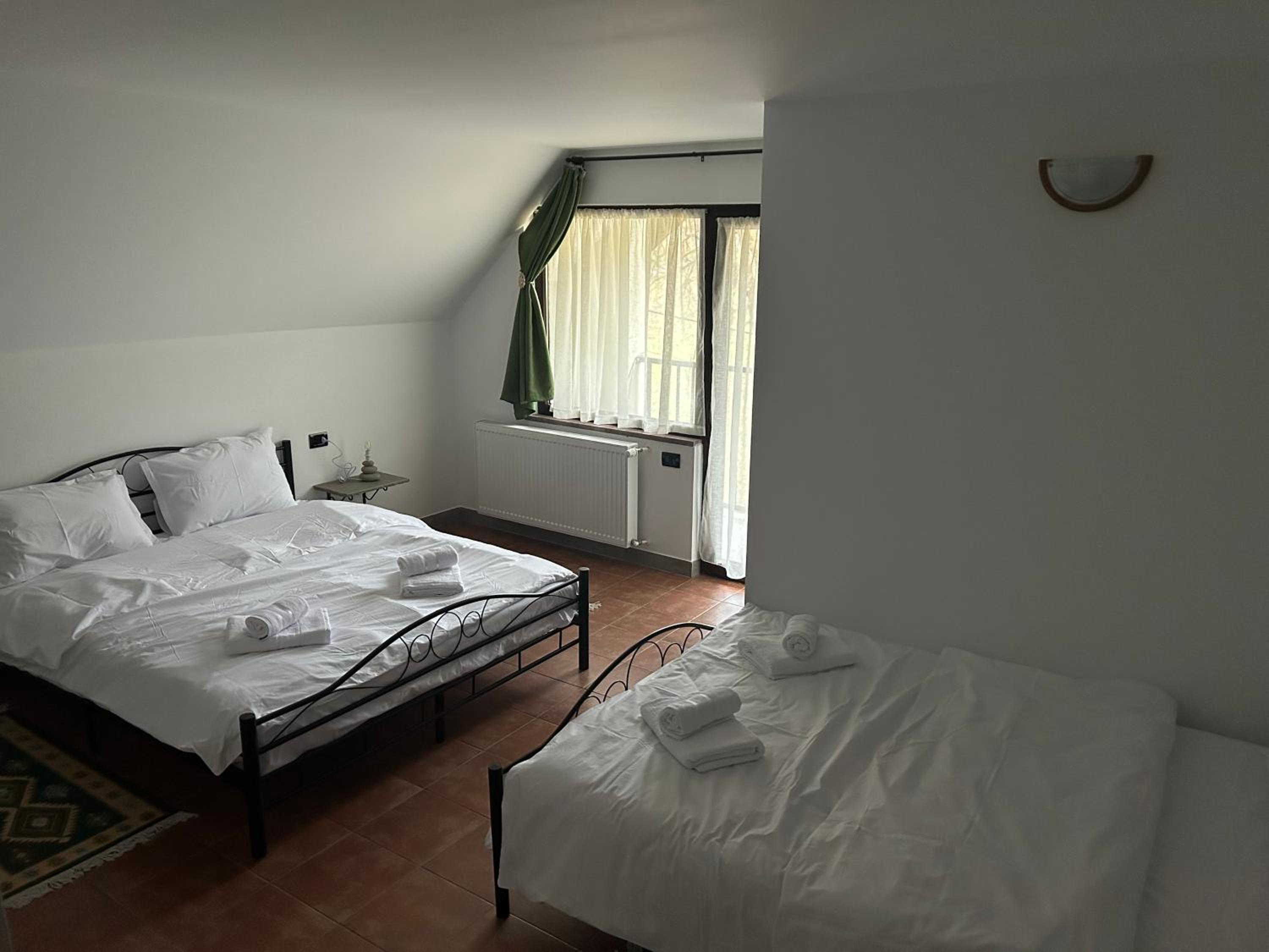 Quadruple Room with Balcony photo 3