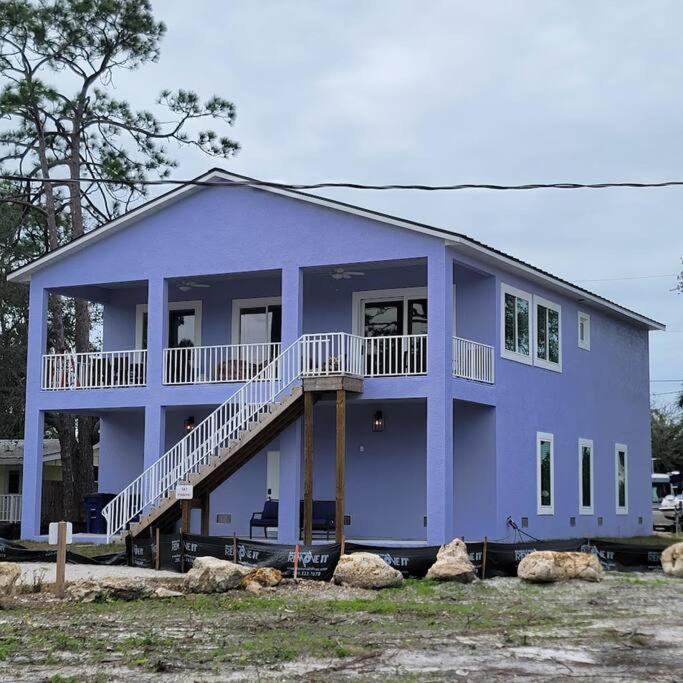 Three-Bedroom House photo 2