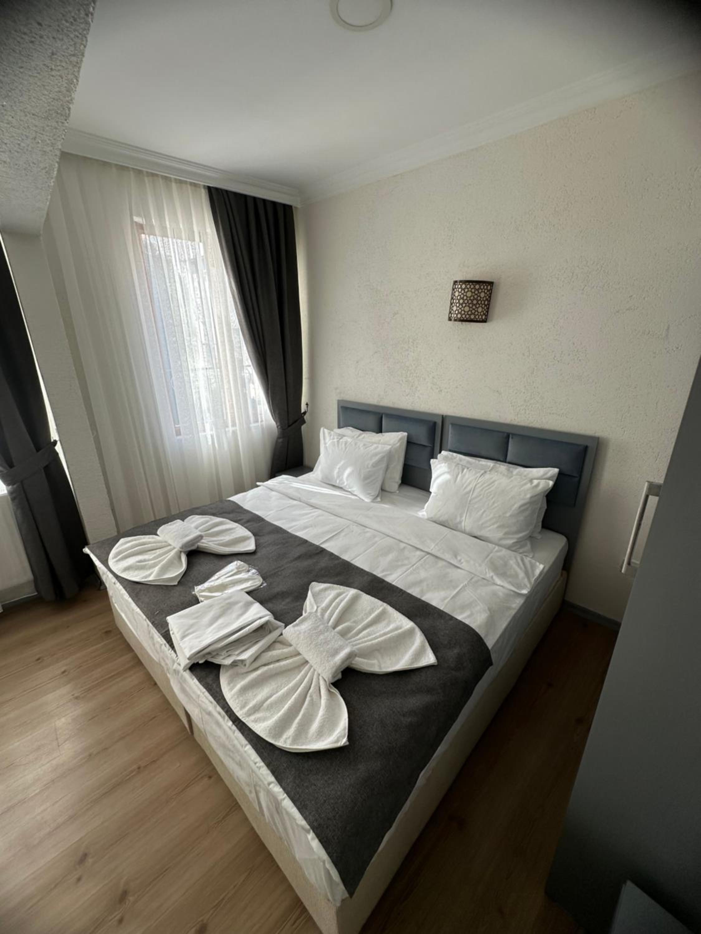 Deluxe King Room photo 3