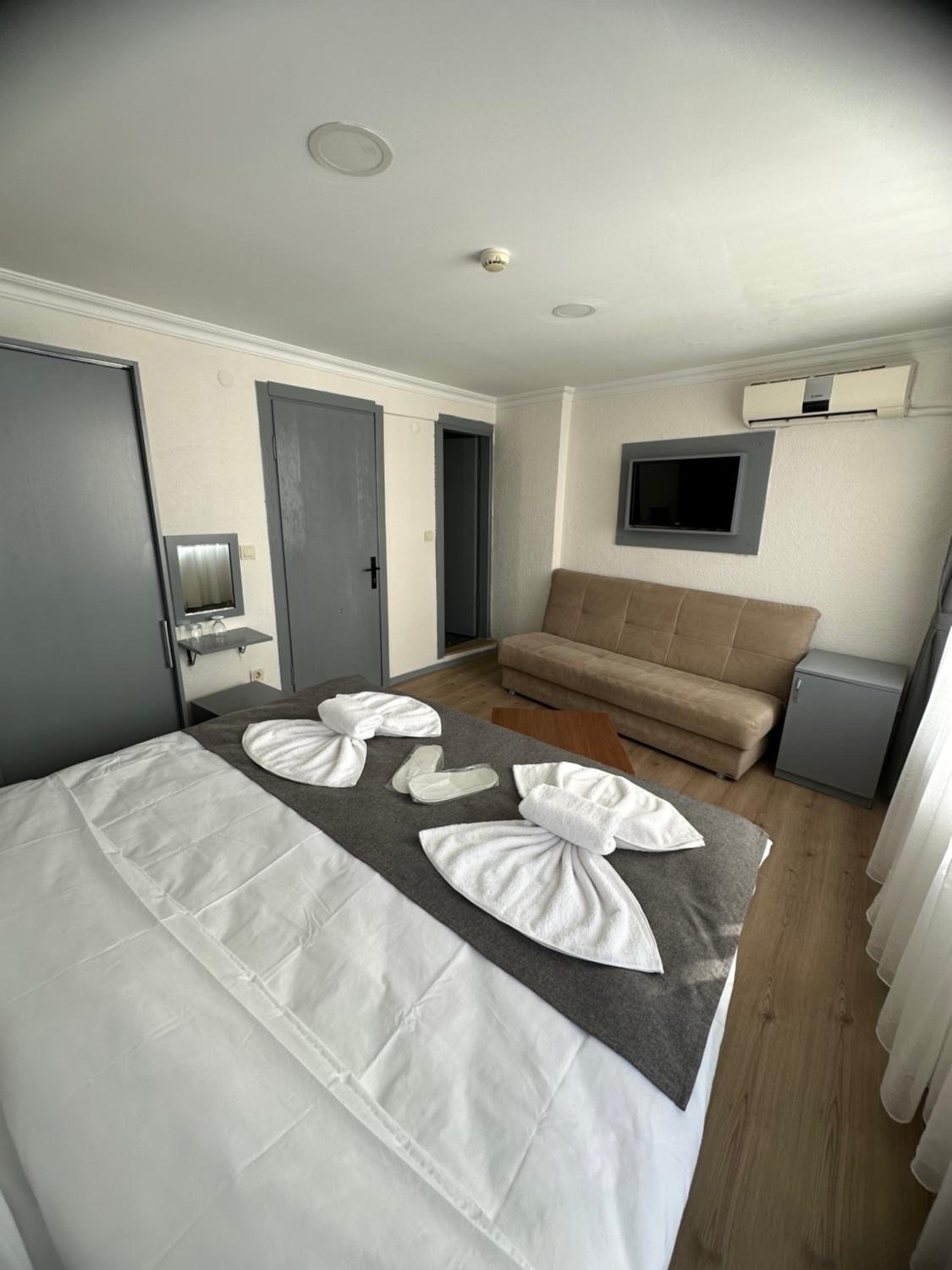 Deluxe Triple Room photo 1