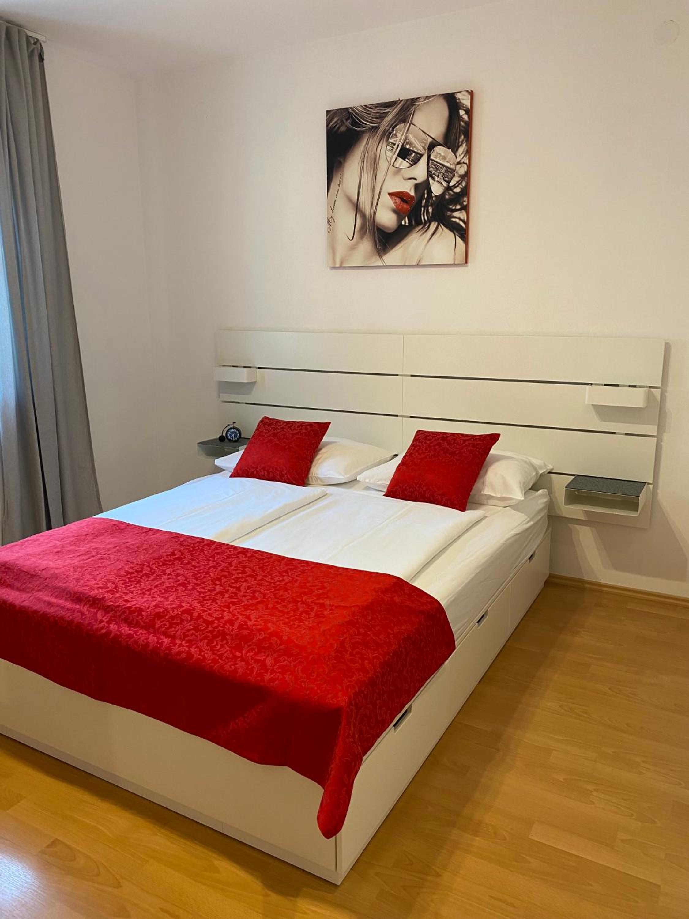 One-Bedroom Apartment with Sea View photo 3