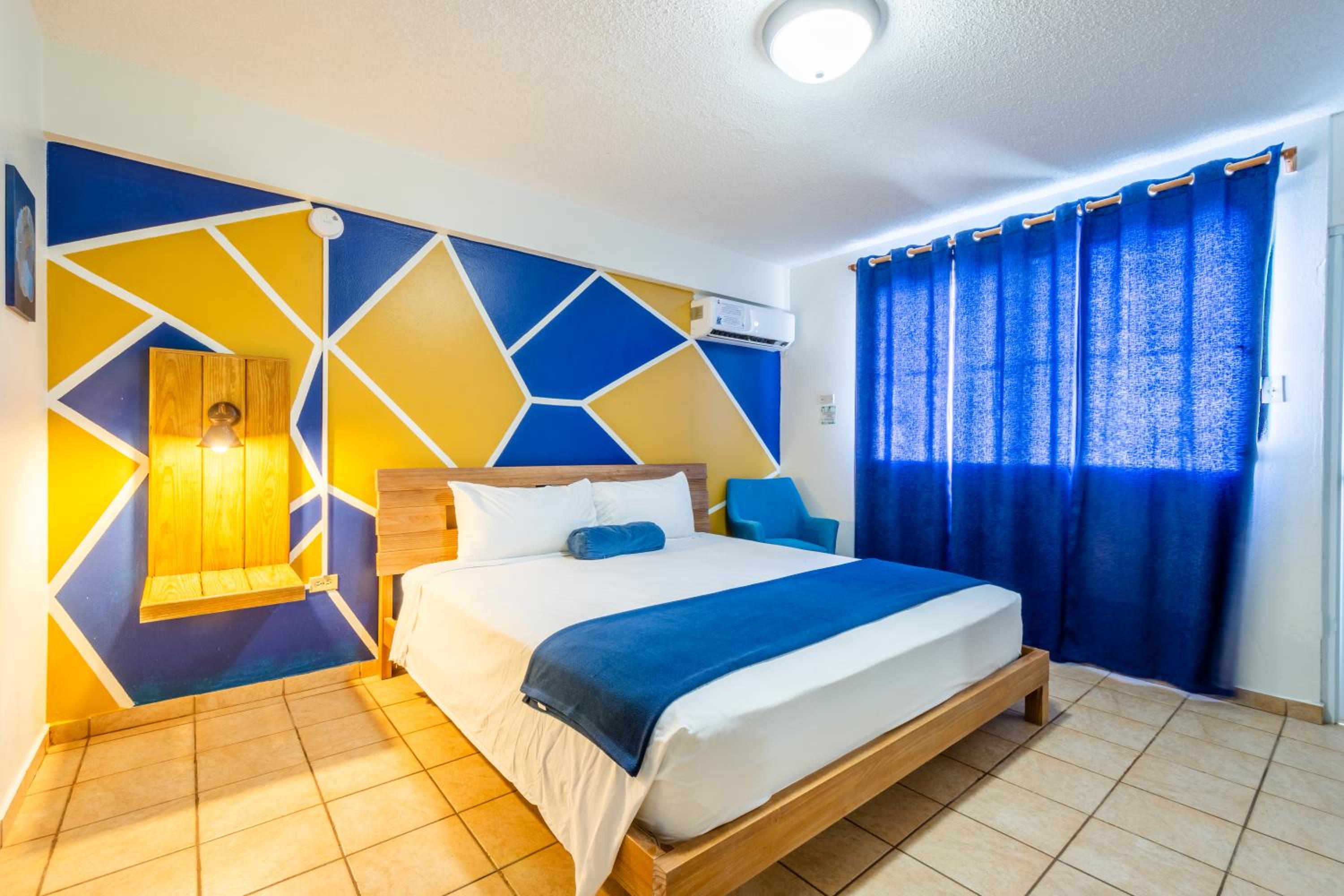 King Room with Balcony photo 2