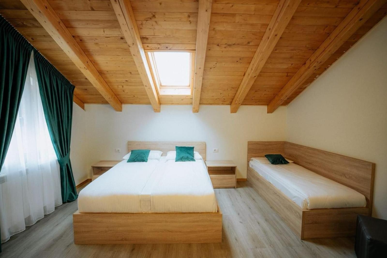 Triple Room with Private Bathroom photo 1