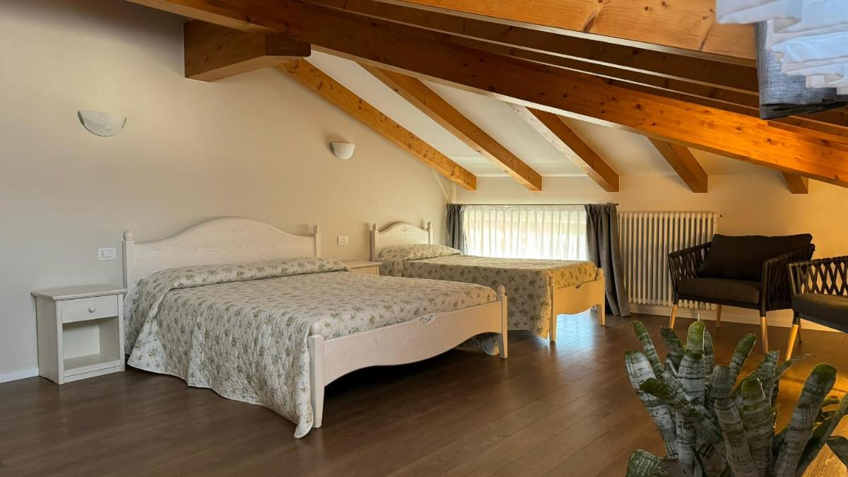 Quadruple Room - Photo 8