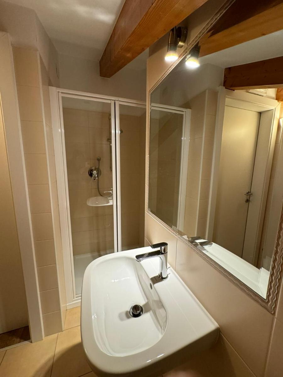Economy Double Room - Photo 5
