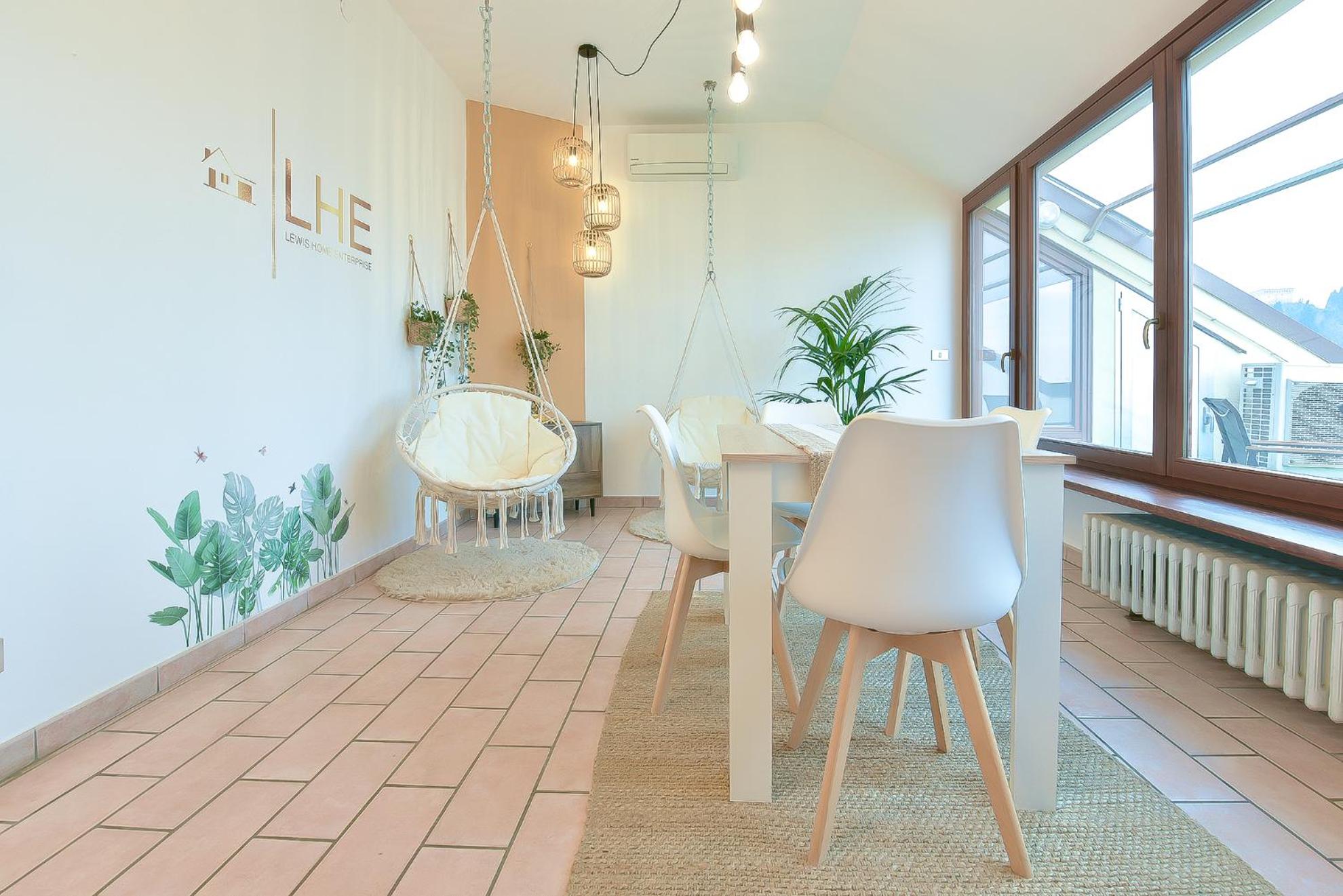 Two-Bedroom Apartment - Photo 2