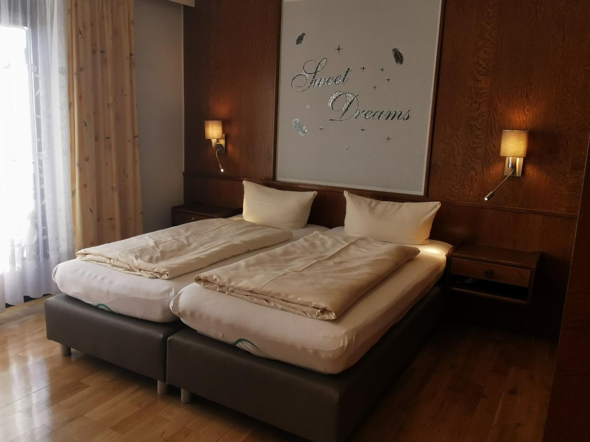 Double Room - Photo 5