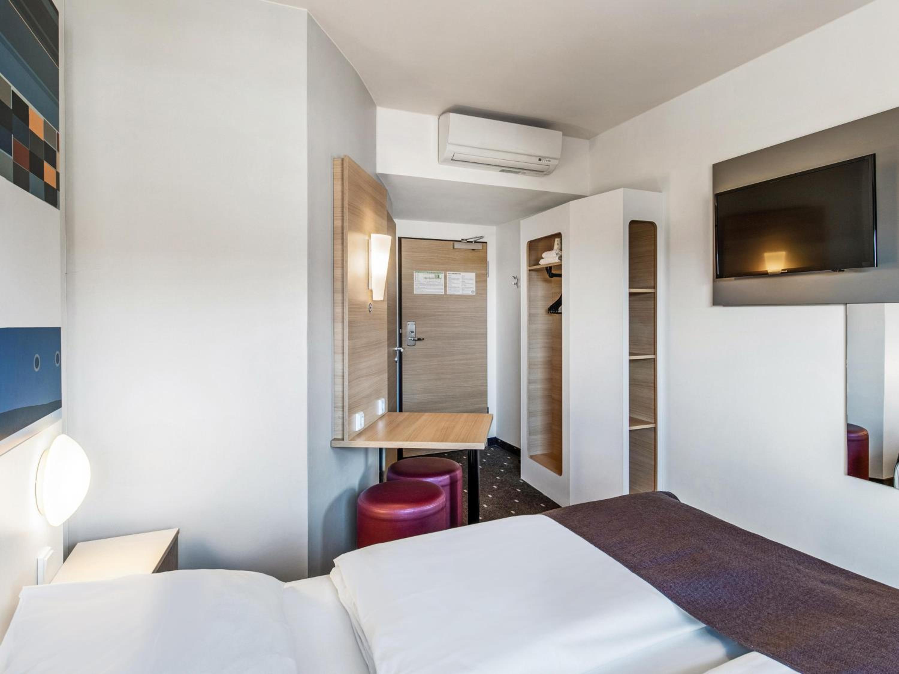 Double Room thumbnail 5