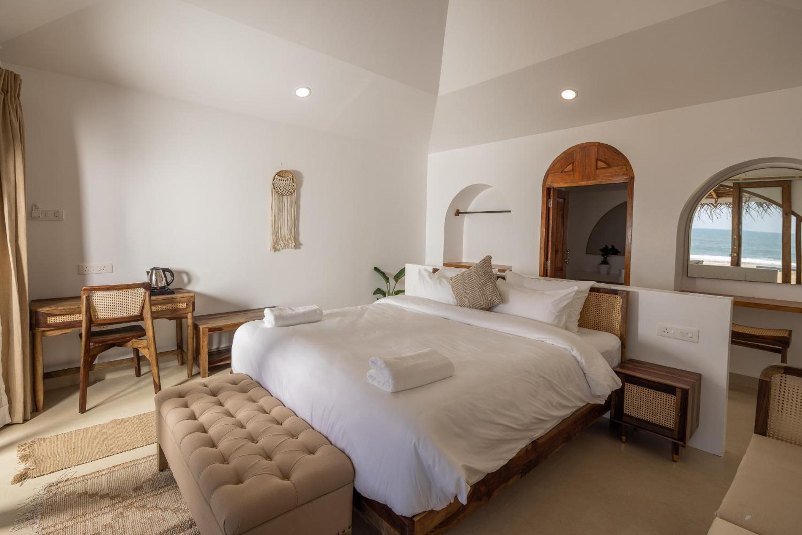 Deluxe Double Room with Balcony and Sea View photo 1