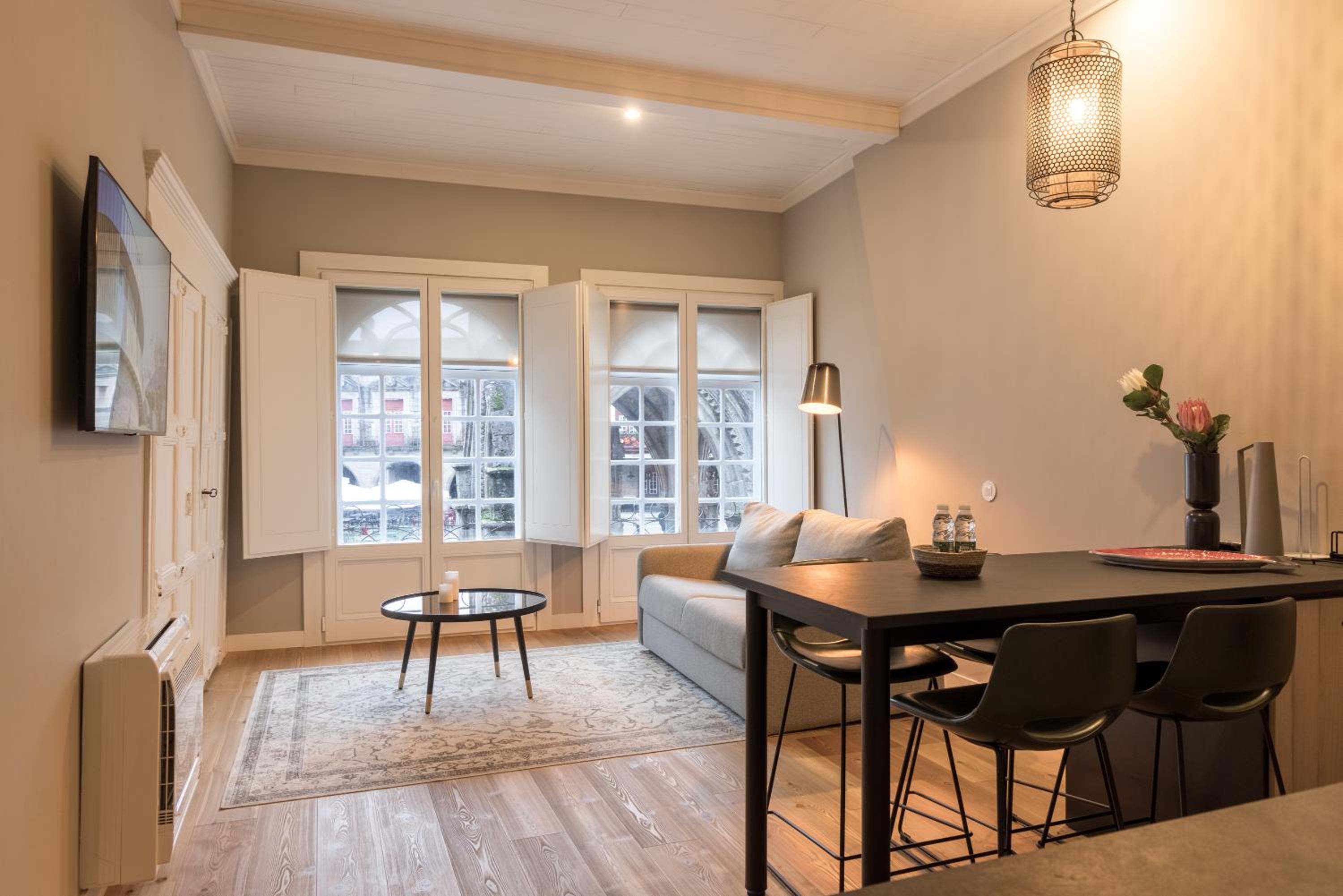Studio Apartment - Photo 3