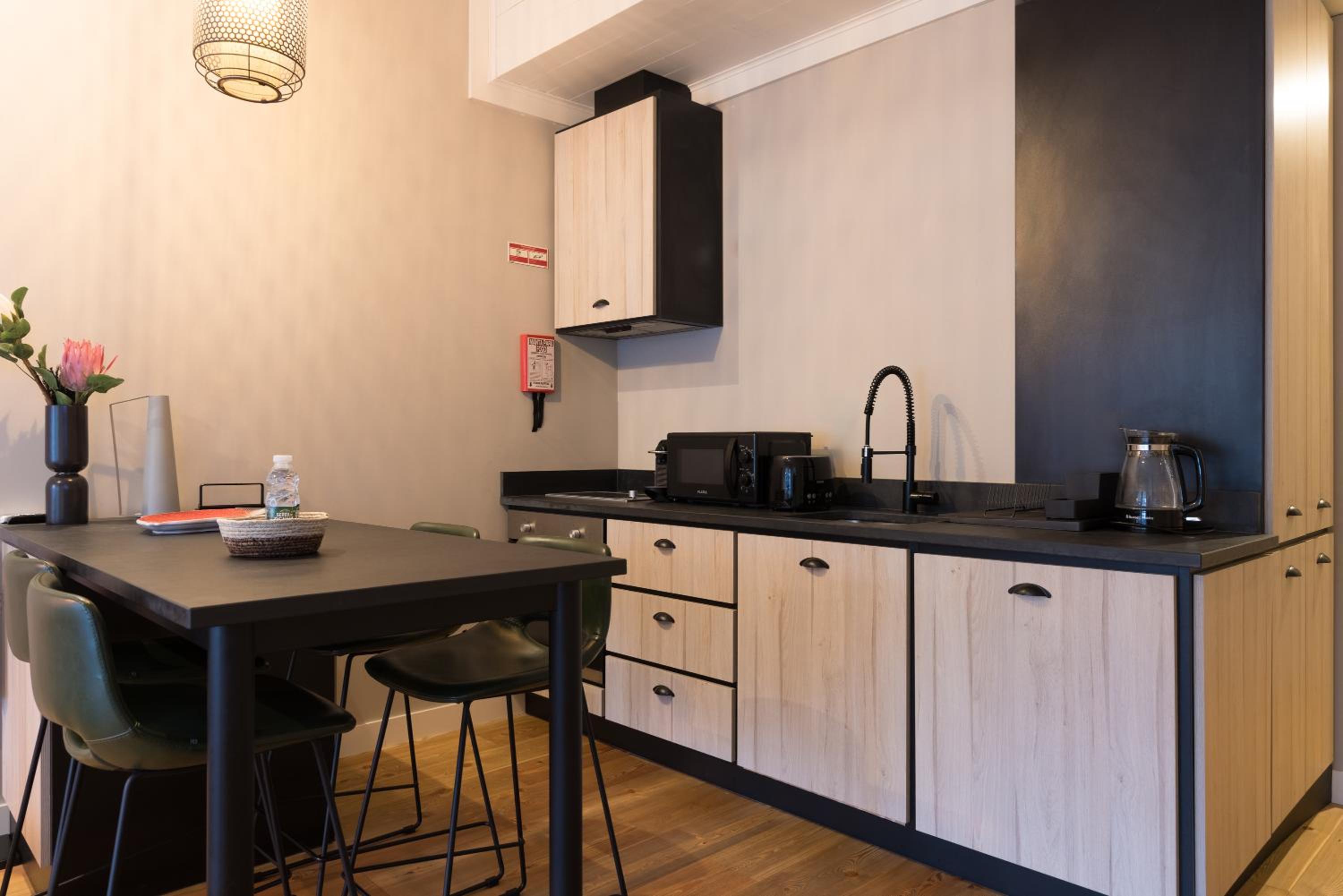 Studio Apartment - Photo 4