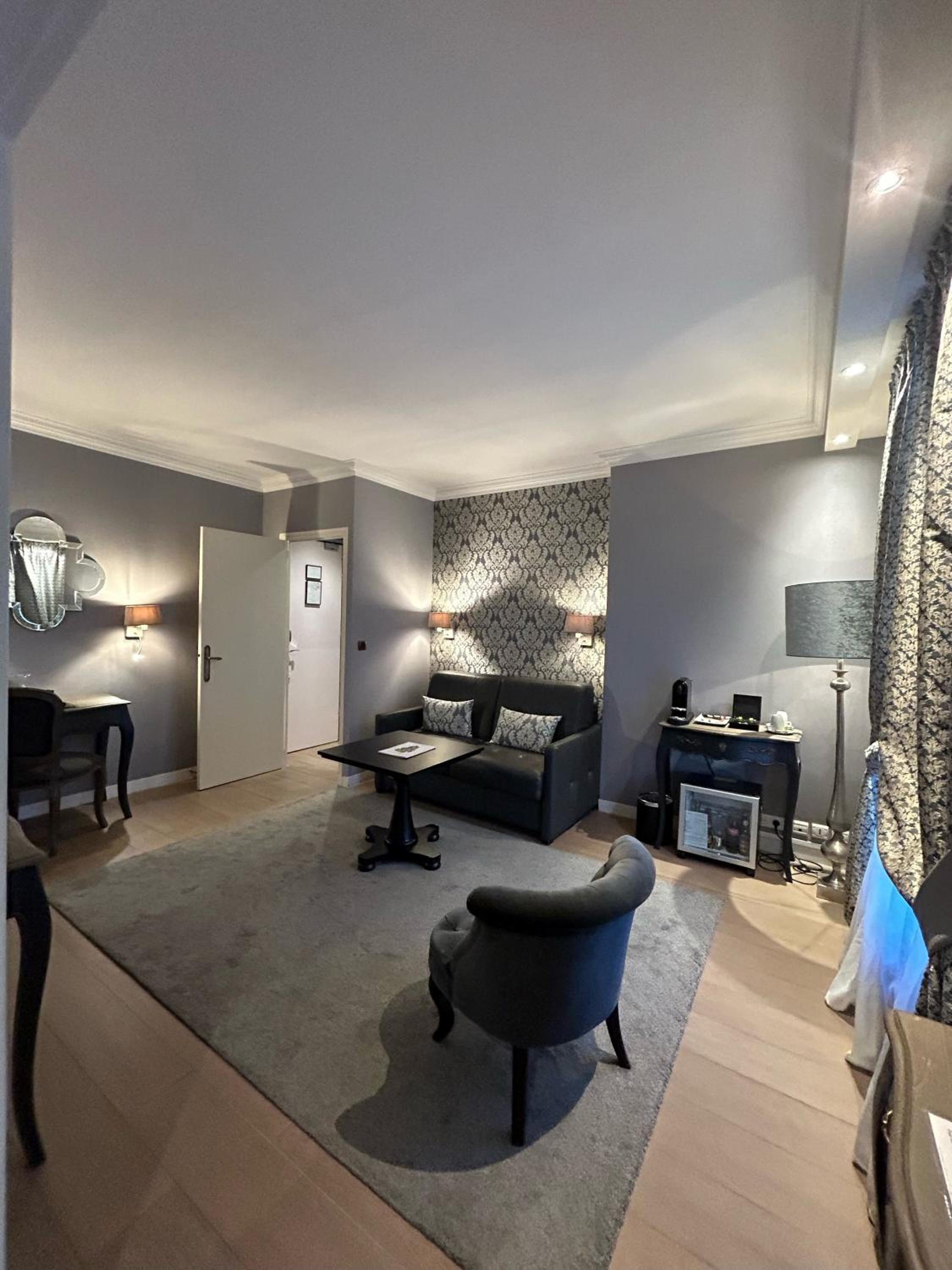 King Suite - Lounge Area photo 1