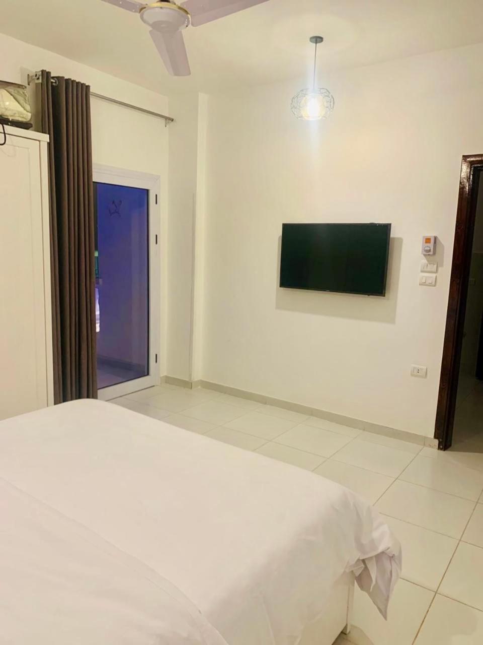 Deluxe Double or Twin Room with Pool View photo 2