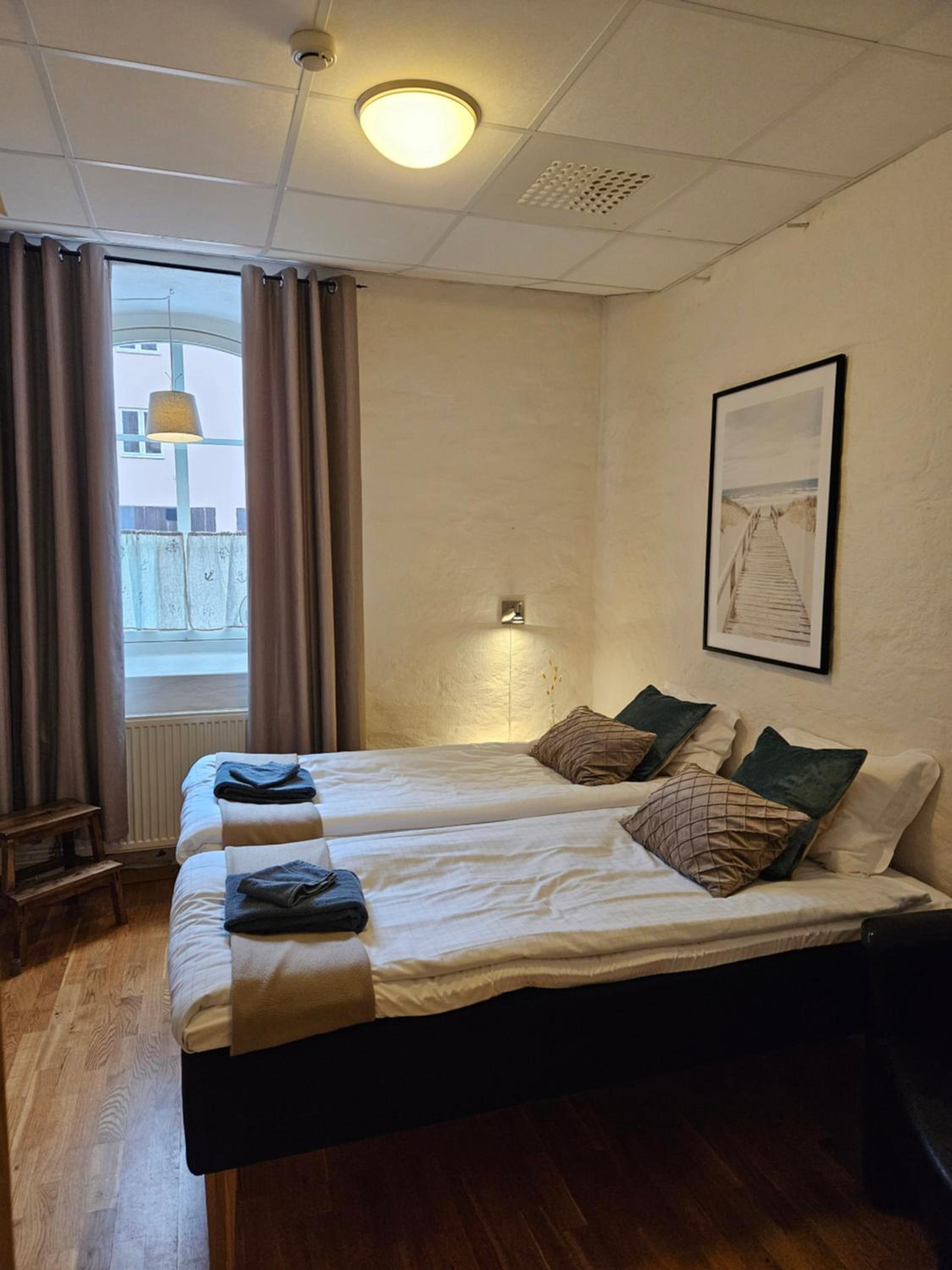 Twin Room - Photo 1