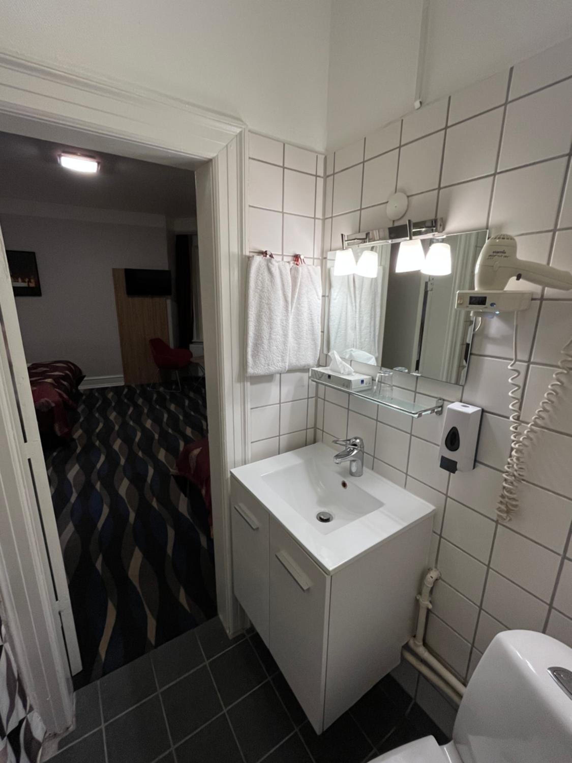 Quadruple Room - Photo 3