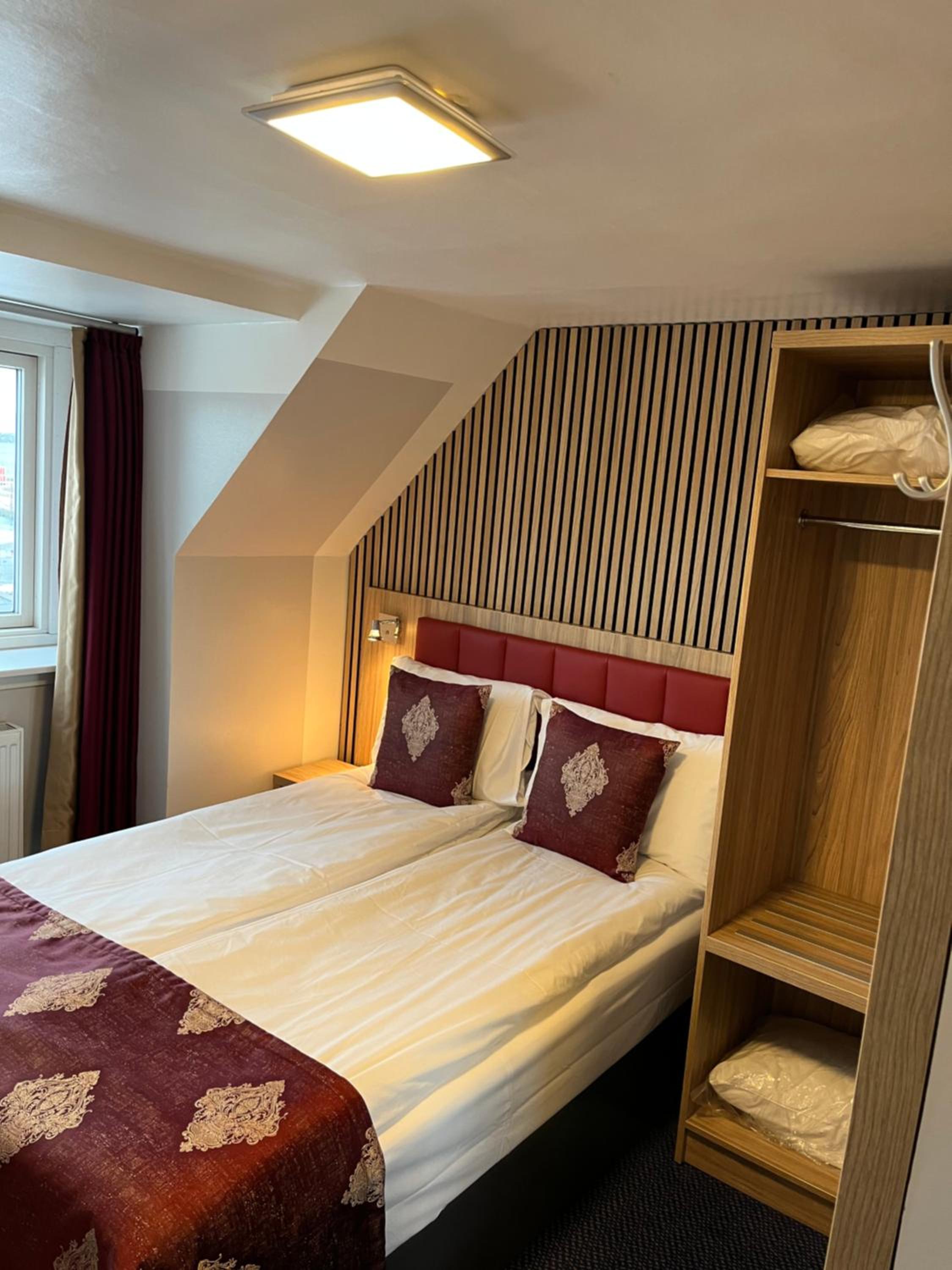 Large Single Room
