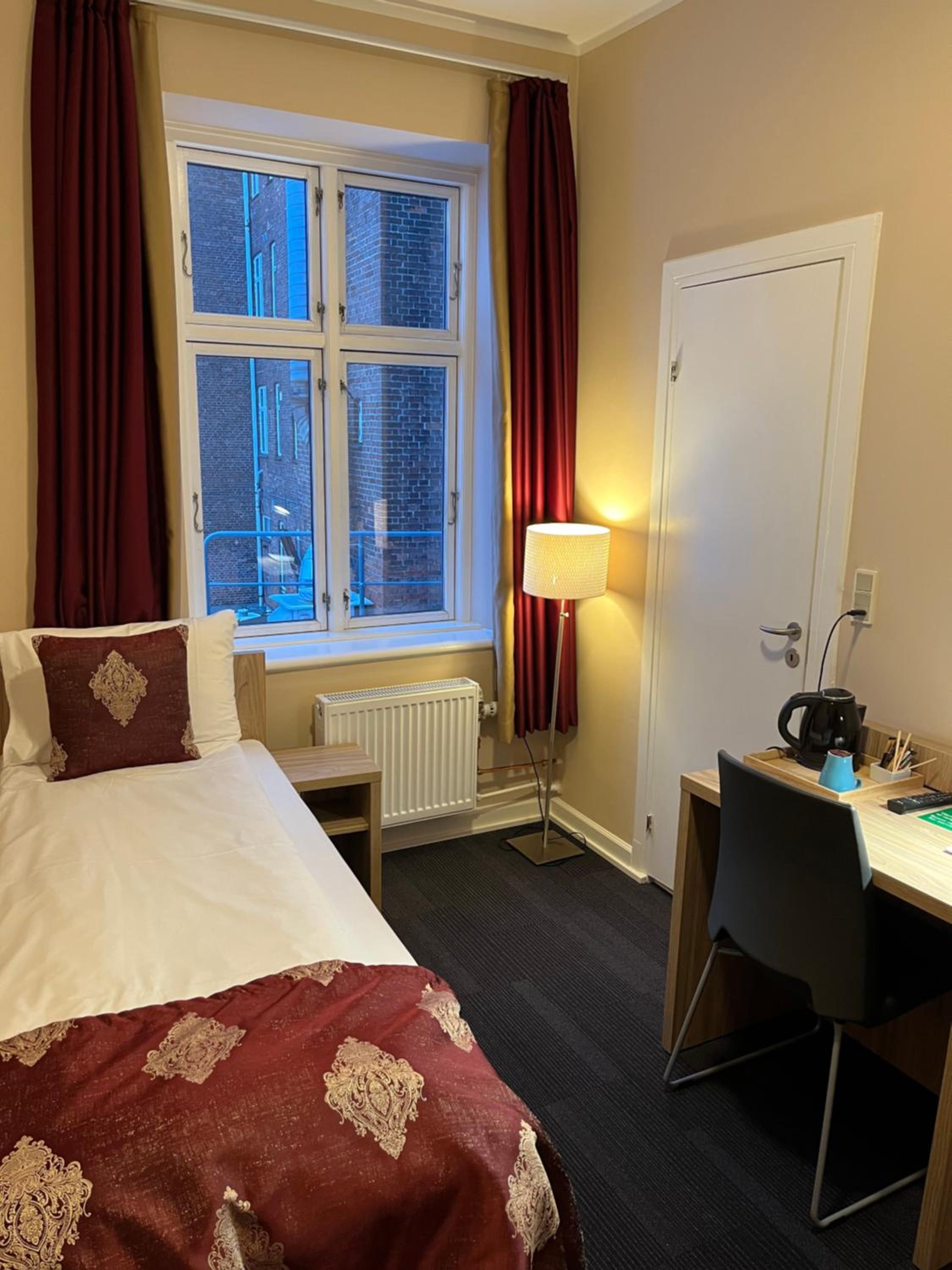 Single Room photo 2