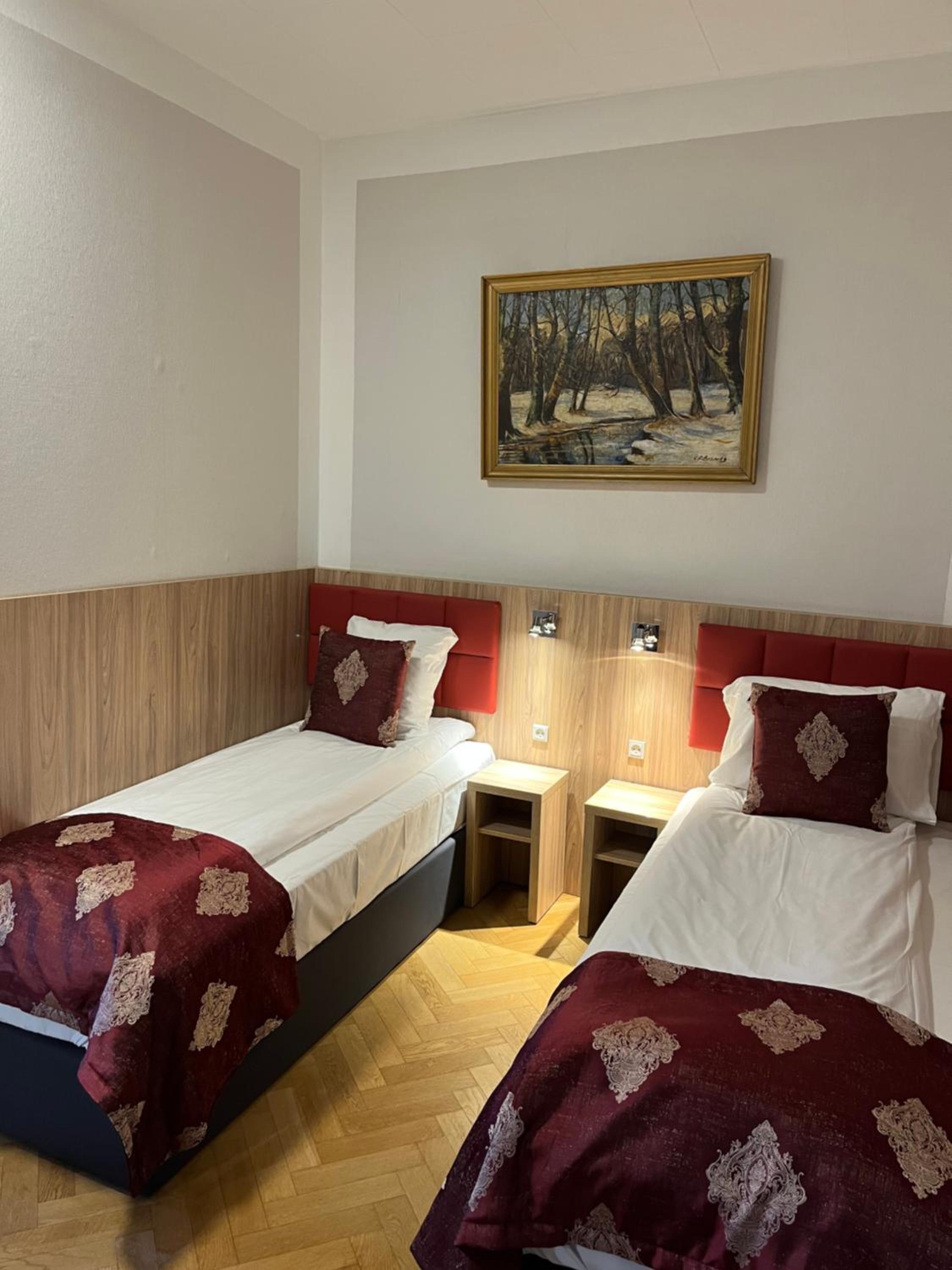 Standard Double Room - Photo 7