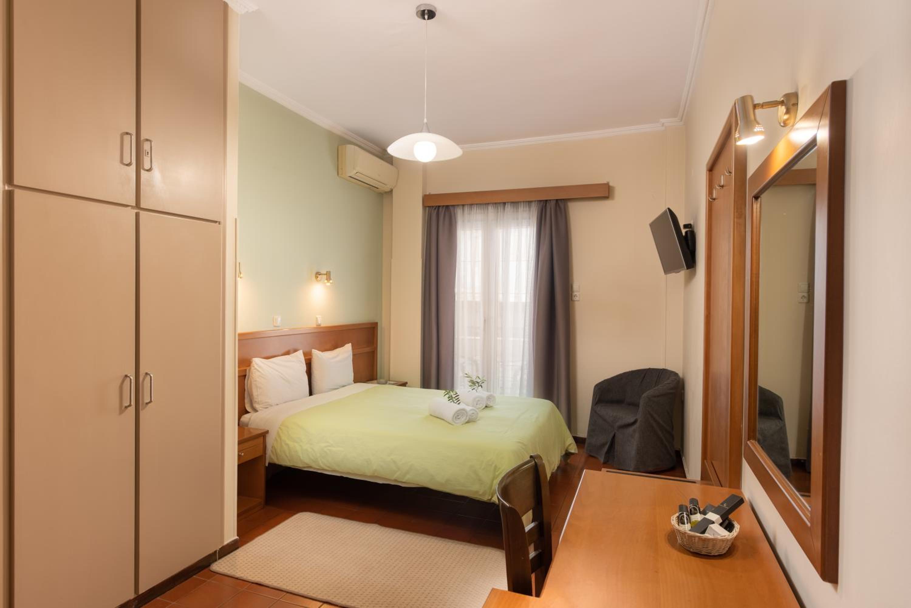 Doppel- oder Zweibettzimmer mit Stadtblick