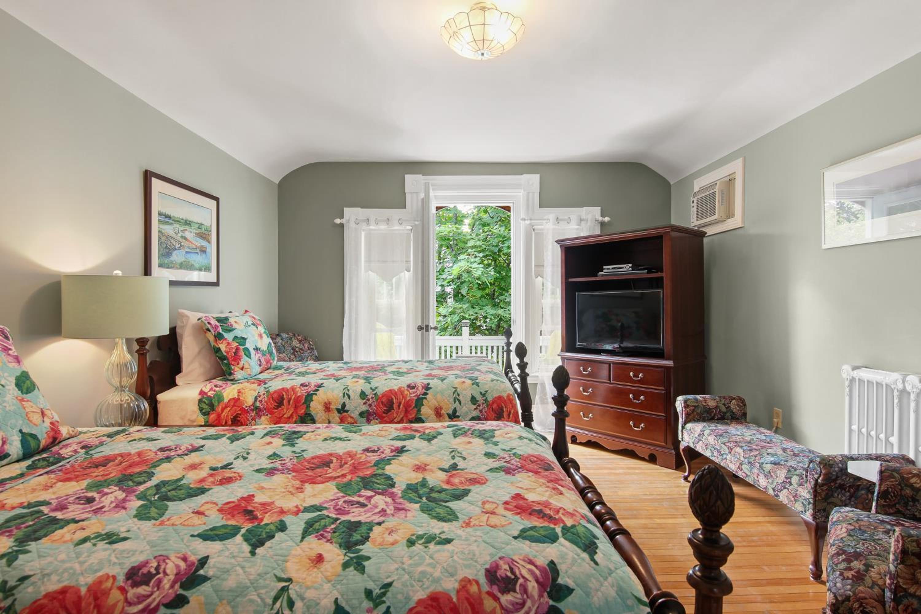 Double or Twin Room with Balcony photo 1